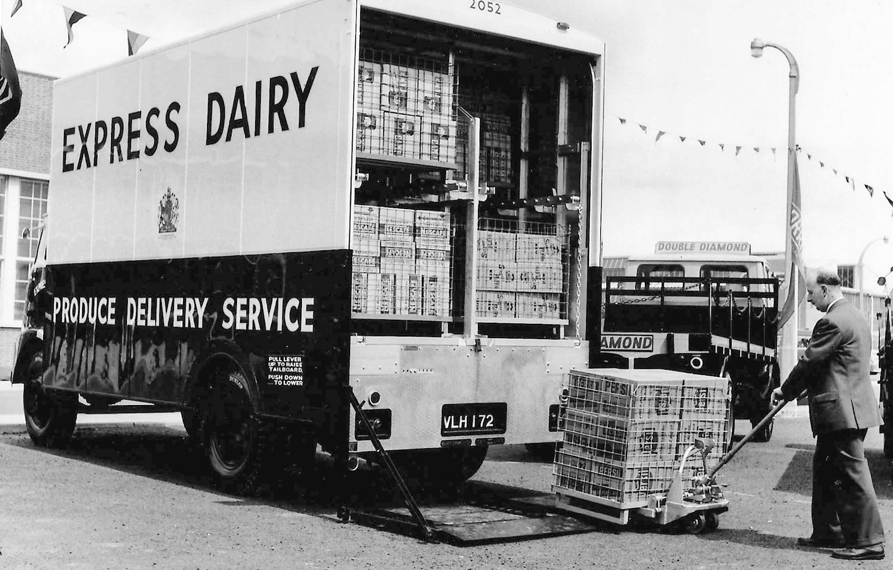 1950's Produce Delivery service Reg: VLH 172 (Courtesy Dairy Commercial Vehicles FB Group)
