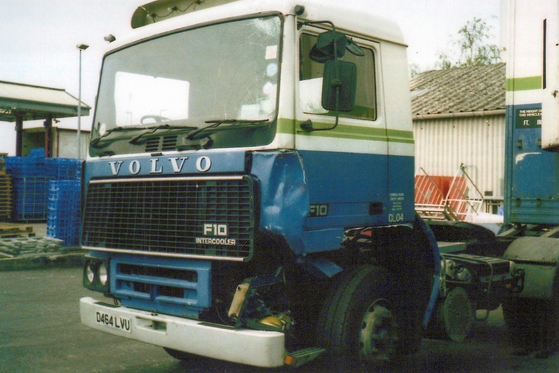 1980's Damaged Volvo F10, accident on the A3. Unit new to Didcot dairy (Courtesy Dave Fane)