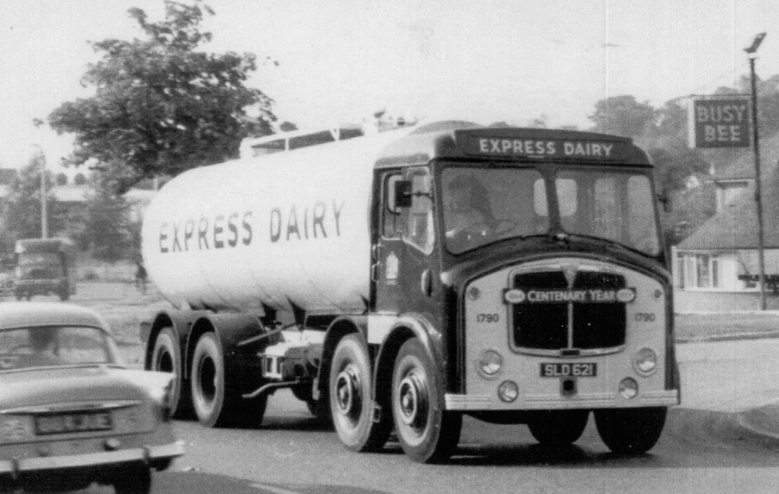 1960s AEC Mammoth Major 8-Wheel Tanker Reg: SLD 621 Co: 1790. (Courtesy Mahooknits4u, eBay)