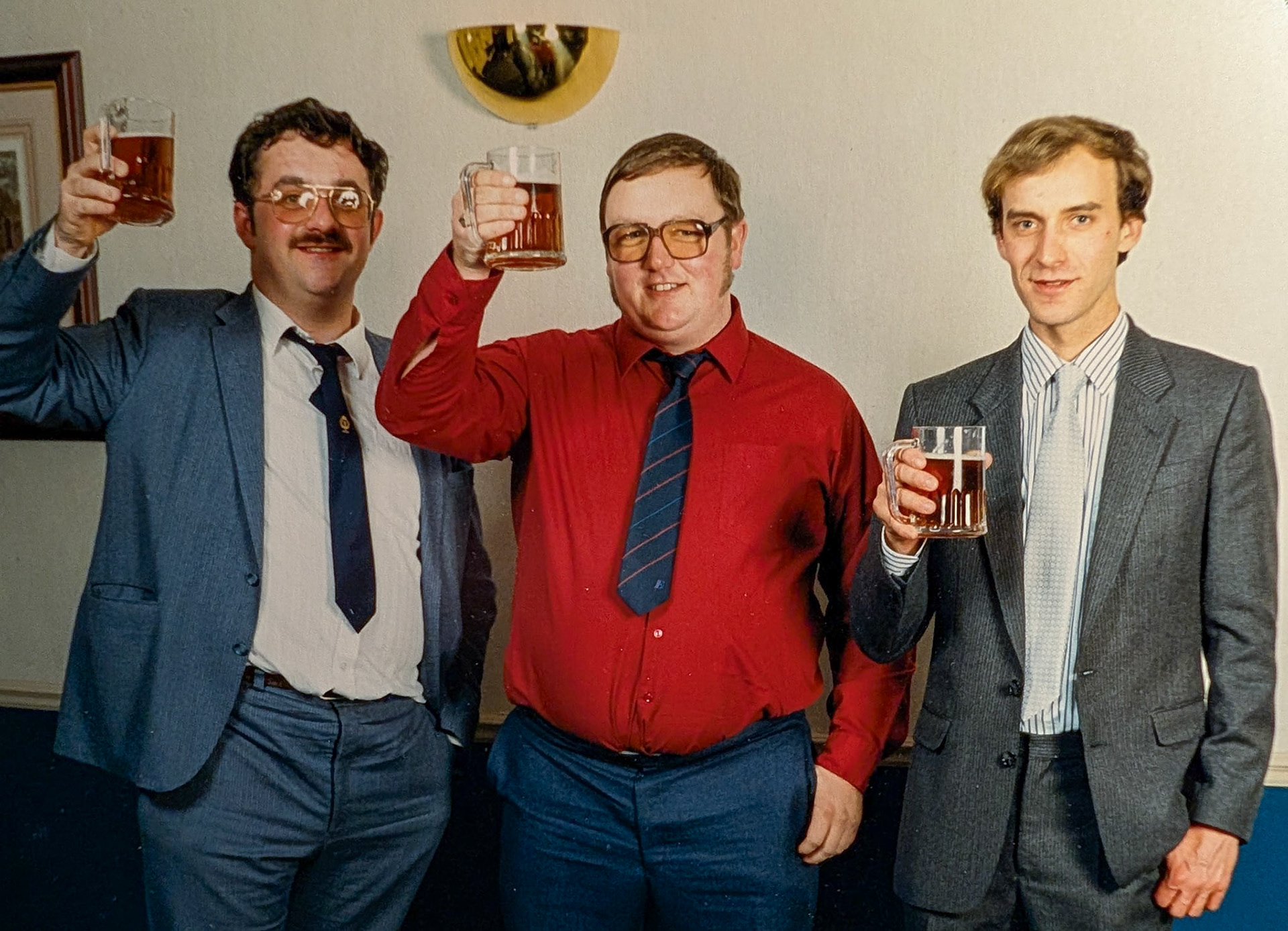 1988? Appleby Long Service dinner. David Atkinson with Billy Veitch and Trevor Jones (bulk collection drivers). (Courtesy David Atkinson)