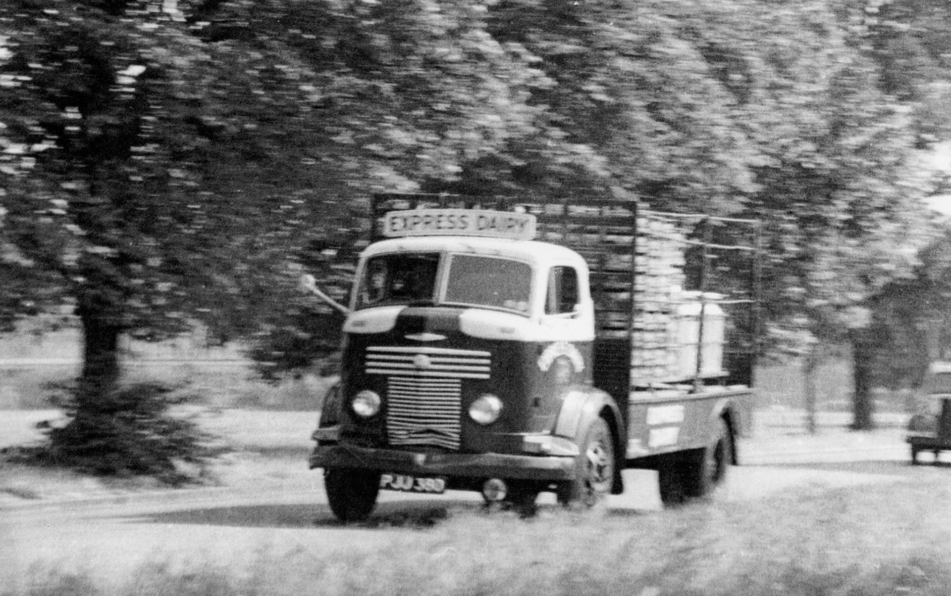 1954 Commer Rigid Truck PJJ 380 Co: 1681 with load of bottled milk and churns. (Courtesy Paul Luke)