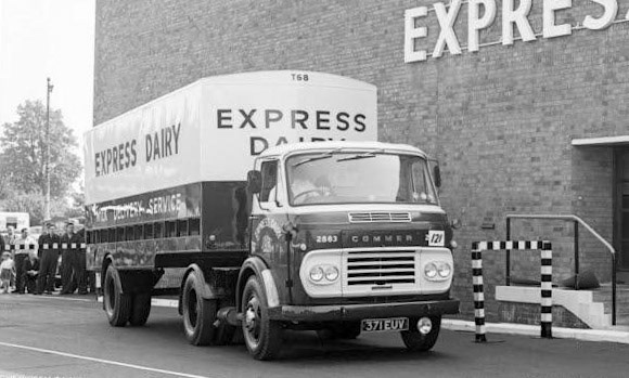 1963 Commer Maxiload Reg@ 371 EUV. Fleet: 2863 at South Ruislip (Courtesy NA3T/ Michael Aldread)