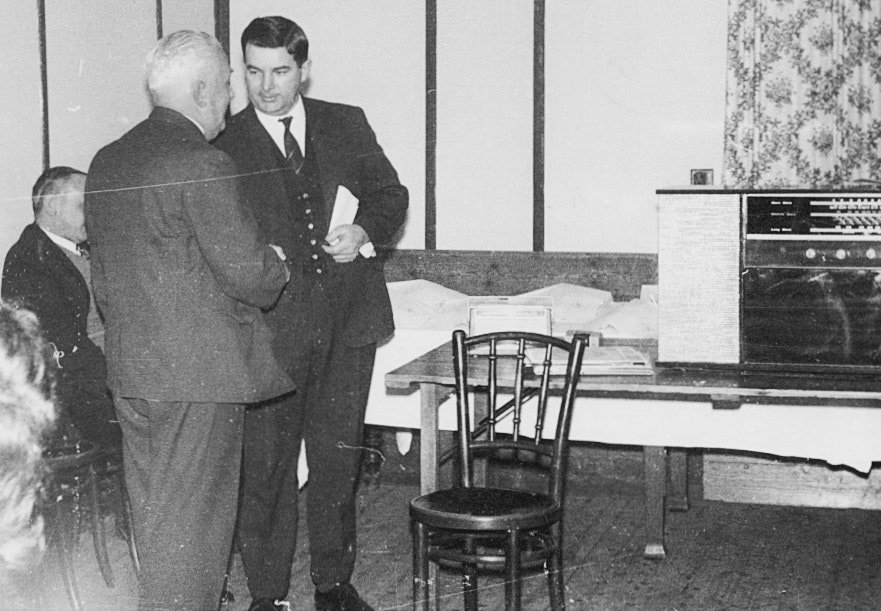 1953 "Mr Alan Water, Mr Bernie Cahill" (Joe Lyons Collection)