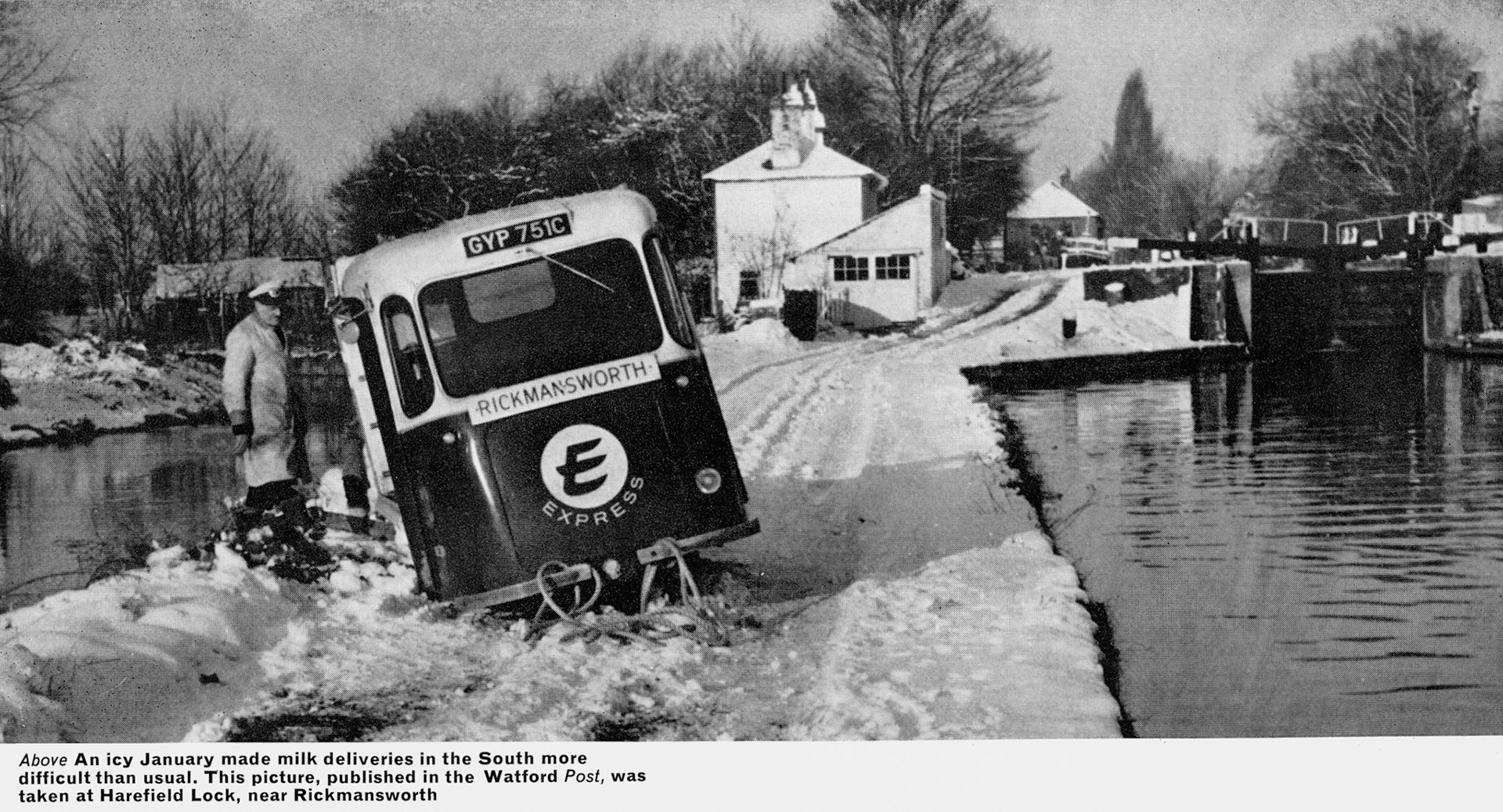 1968 Rickmansworth float caught out at Harefield Lock on the Grand Union Canal in snowy conditions. (Express News Spring)