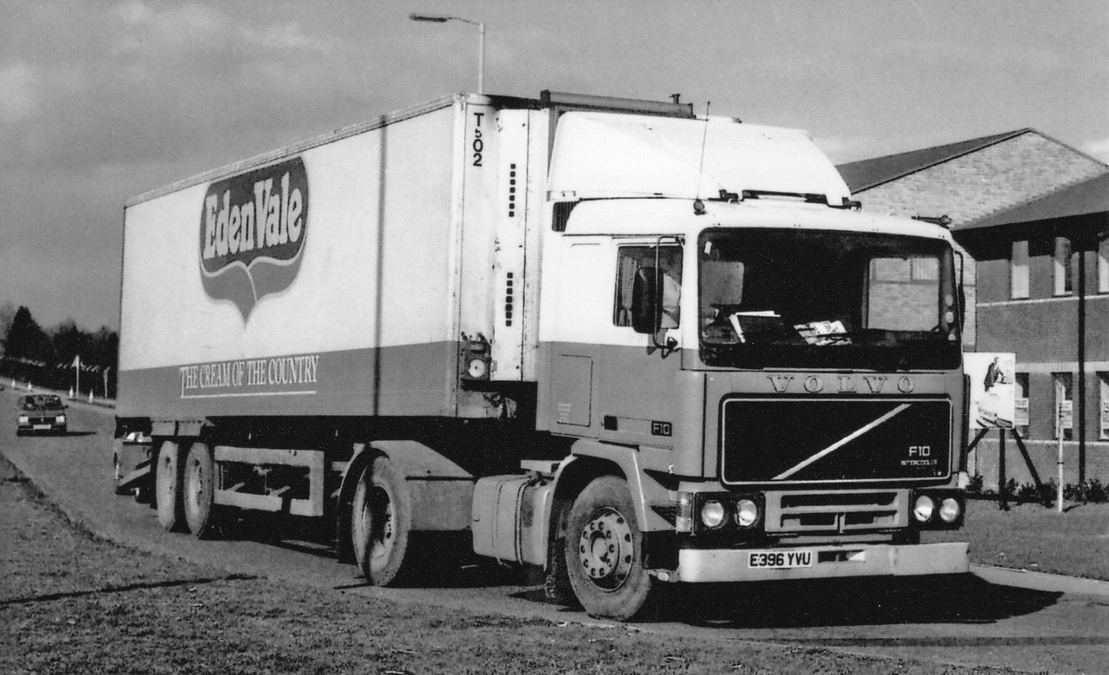 1987 Reg Volvo, Eden Vale. E396 YVU (Courtesy Michael Aldread)