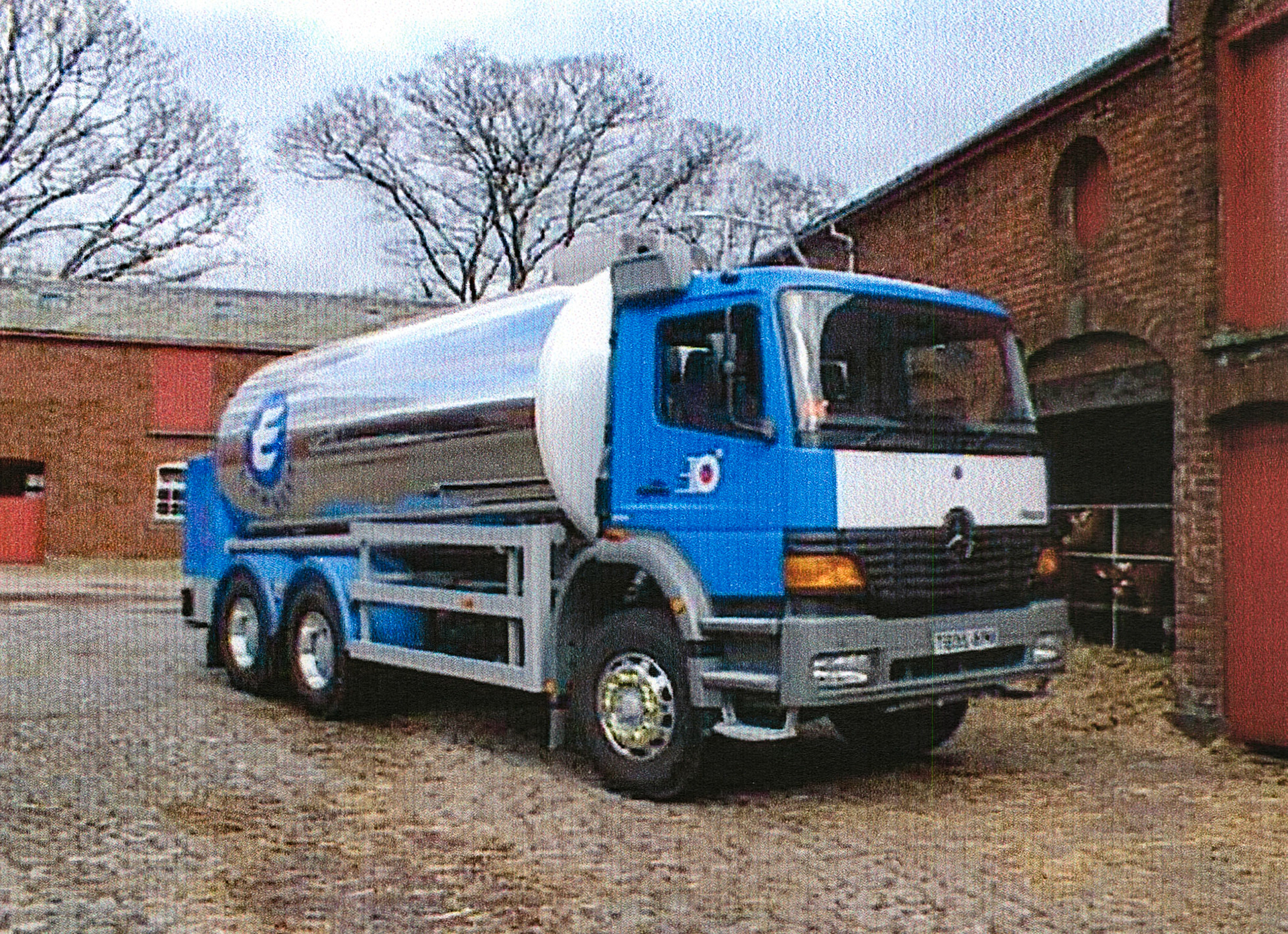 1990s Express Distribution Mercedes farm collection tanker. Billy Weir comments "That's when we were Coldstream". (Courtesy Paul Luke)