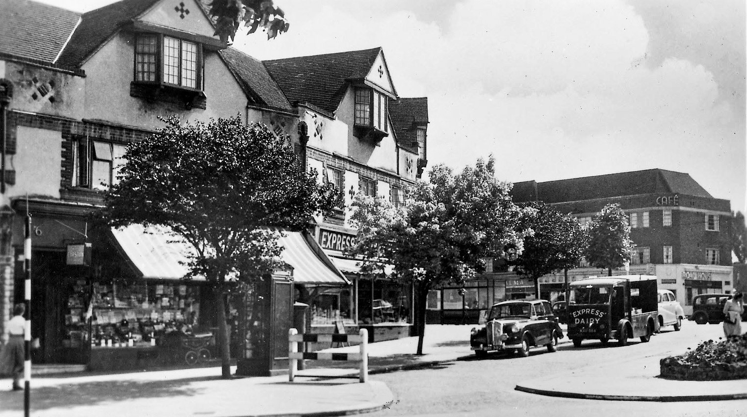 1960s? New Barnet Express Shop, Greenhill Parade (Courtesy Alan Last)