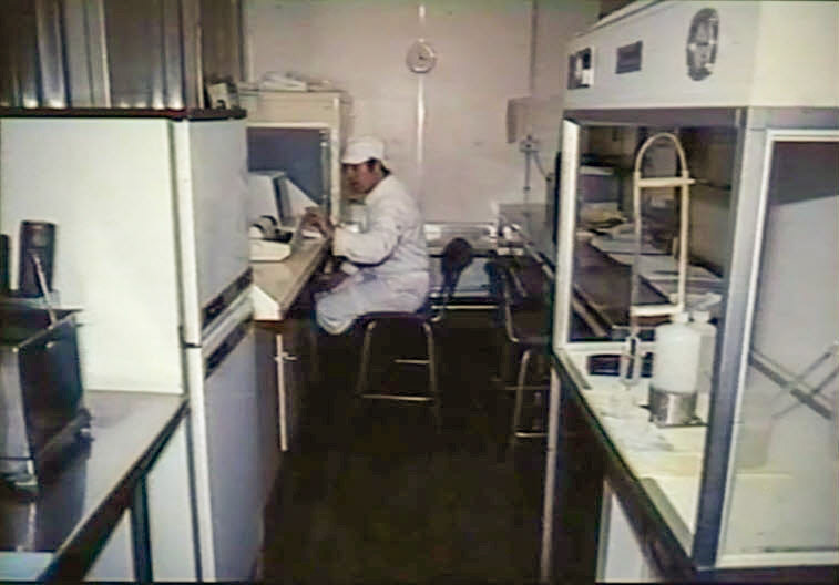 1990's Ruyton Starter Laboratory. Steven Harley recognises Vic Lovegrove. (Stills from Ruyton Video (Steven Harley))