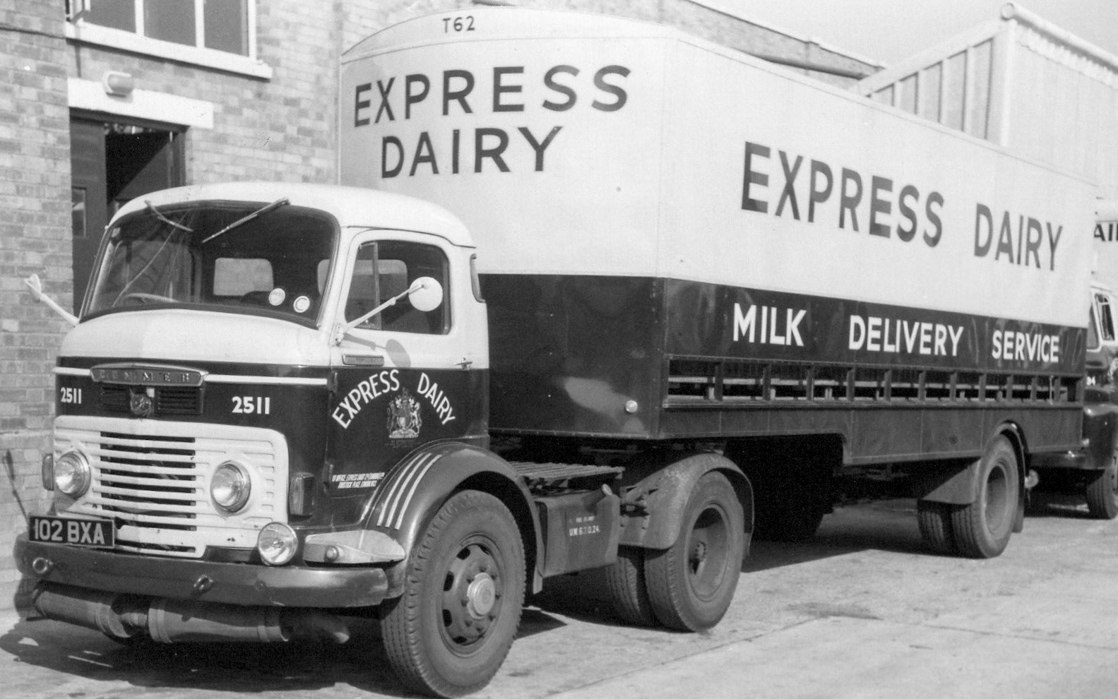 1950's Commer, Reg: 102 BXA, Fleet: 2511 (Courtesy Michael Aldread)