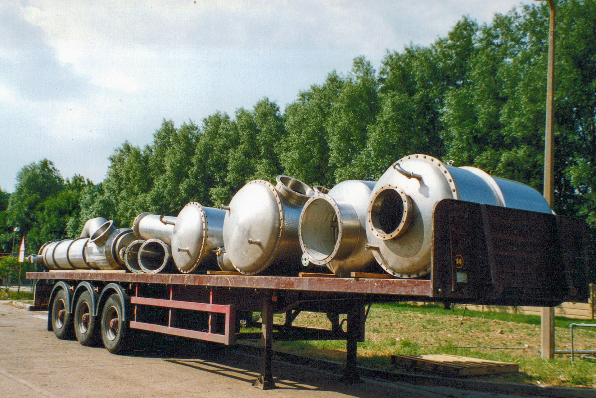 1992 Evaporators being despatched (Van der Ploeg) (Courtesy Bill Wilson)