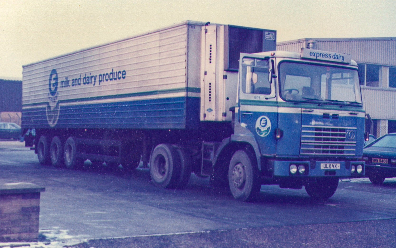 1980s Bromley Processing-loading and unloading. ULX 4X, Co: 507. (Courtesy Dave Fane)
