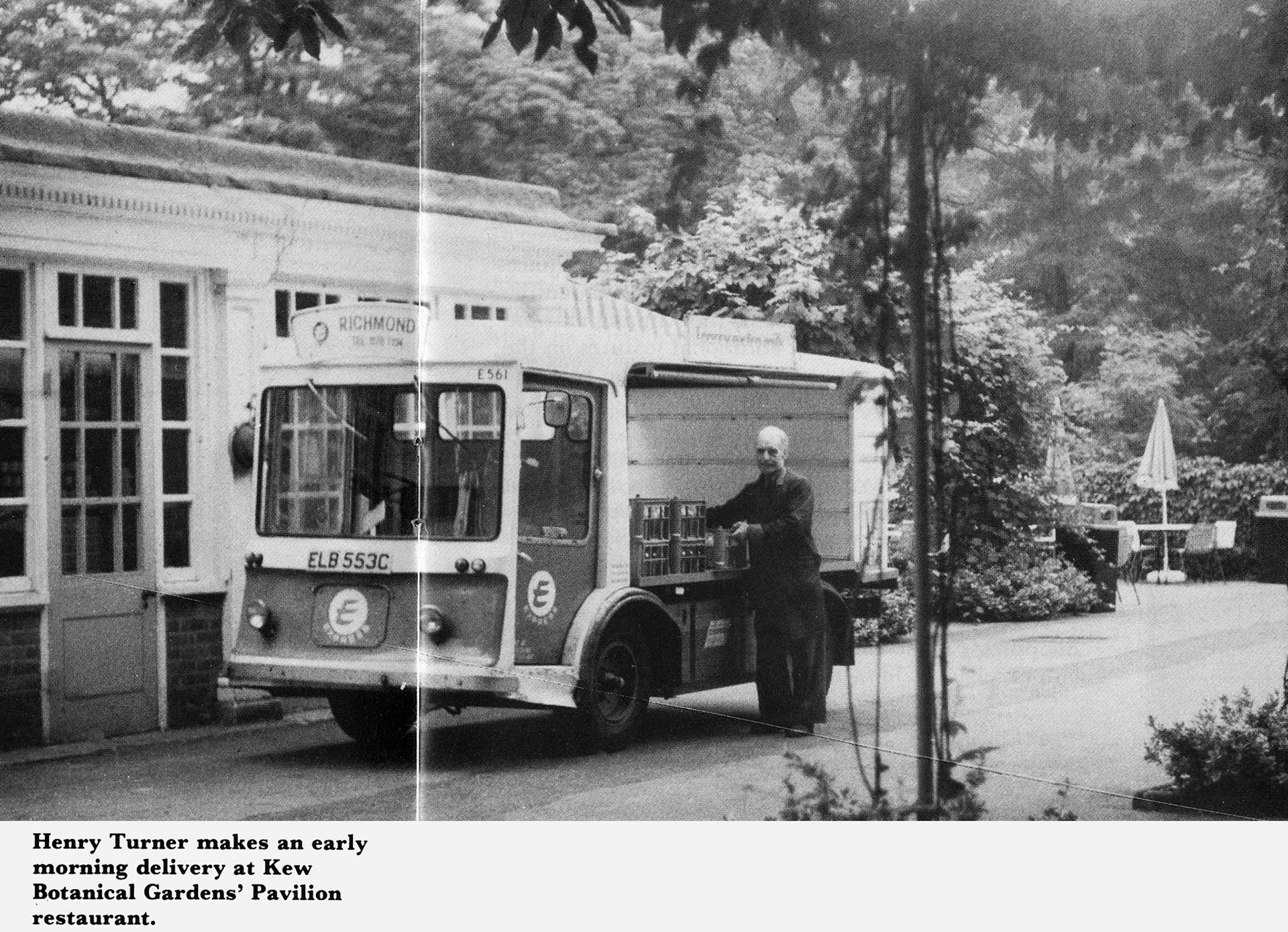 1981 Richmond milkman Henry Turner delivers to Kew Gardens. (Express News December)