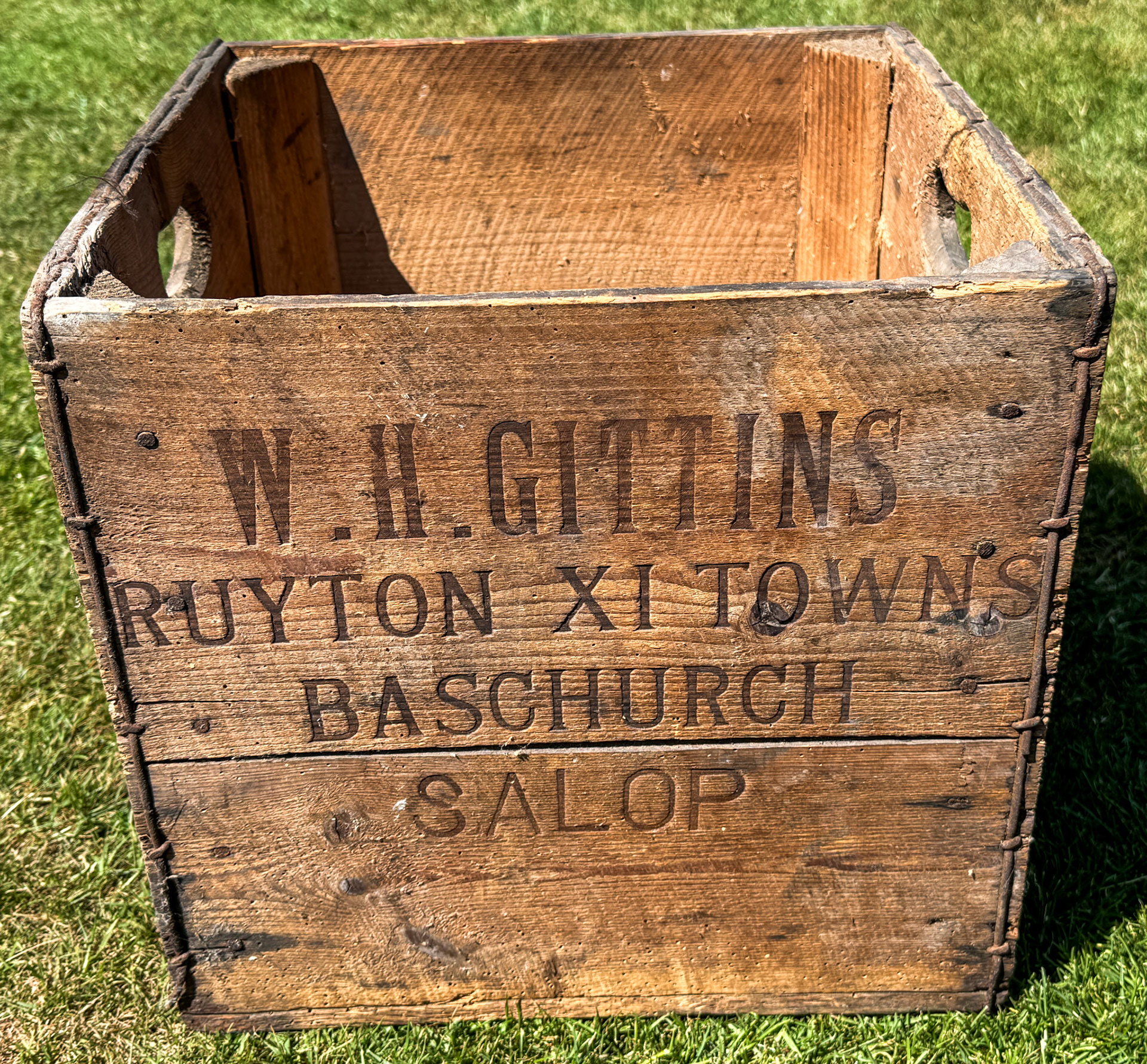 2025 Hall Farm, Ruyton-storage box with the name W.H. Gittins, Ruyton XI Towns, Baschurch, Salop