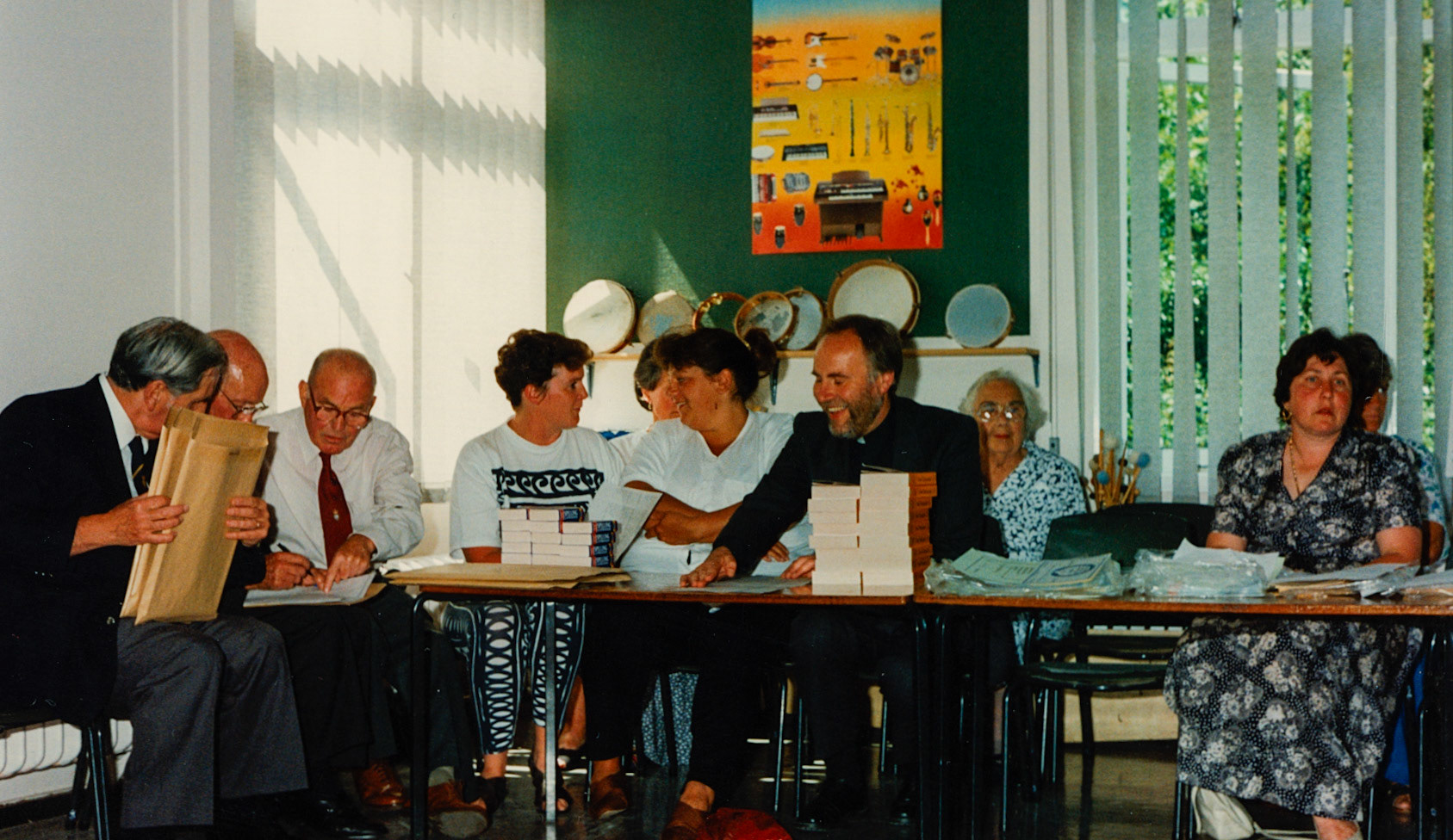 1994 Minsterley School Prizegiving David Evans recognises Bill Rowell, The Vicar. Lavinia Morgan says "My uncle Fran (the man holding the folders)". (Courtesy Joe Lyons)