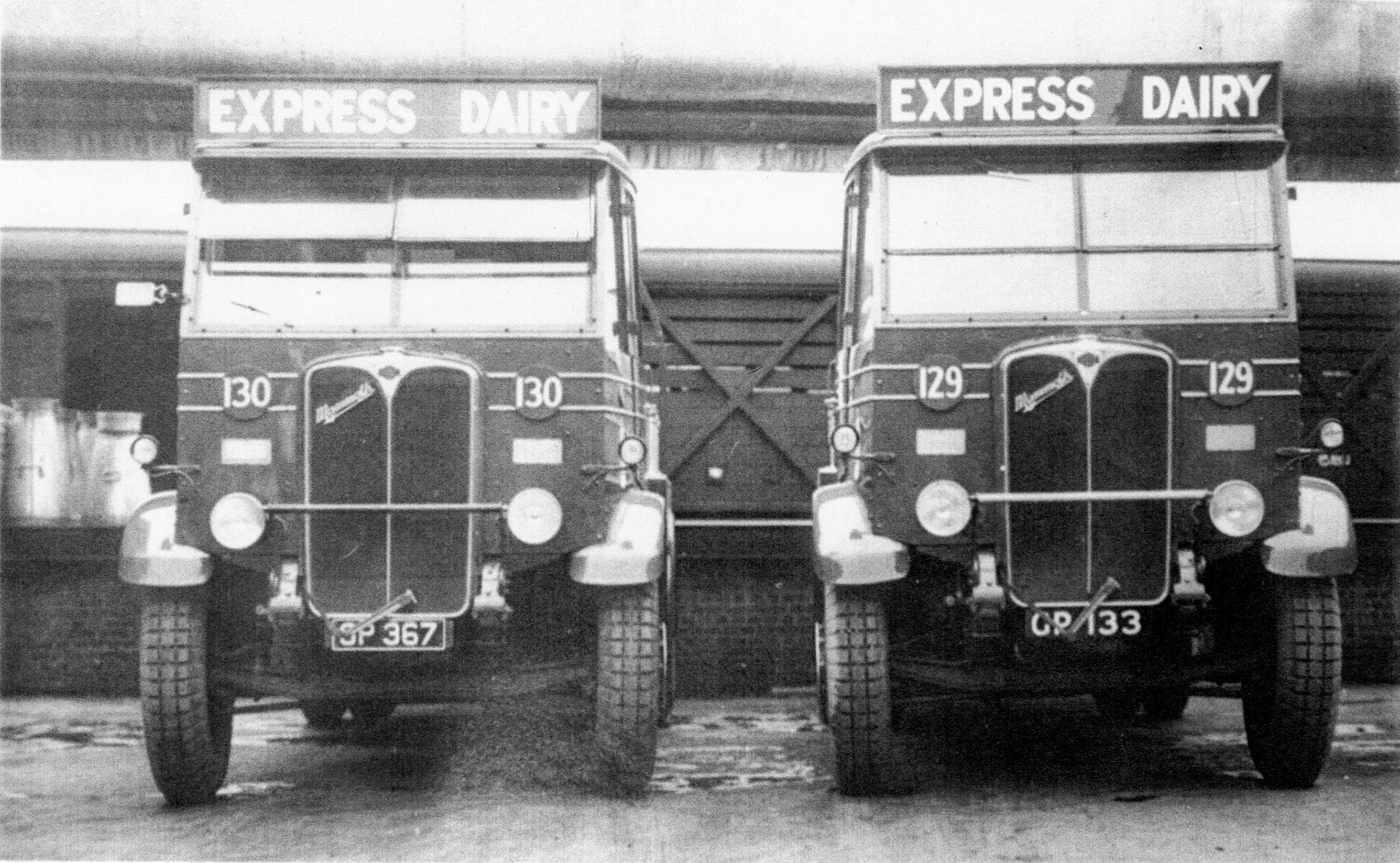 1920s? Rigid Trucks GP133, Co: 129 and SP 367, Co: 130. (Courtesy Paul Luke)