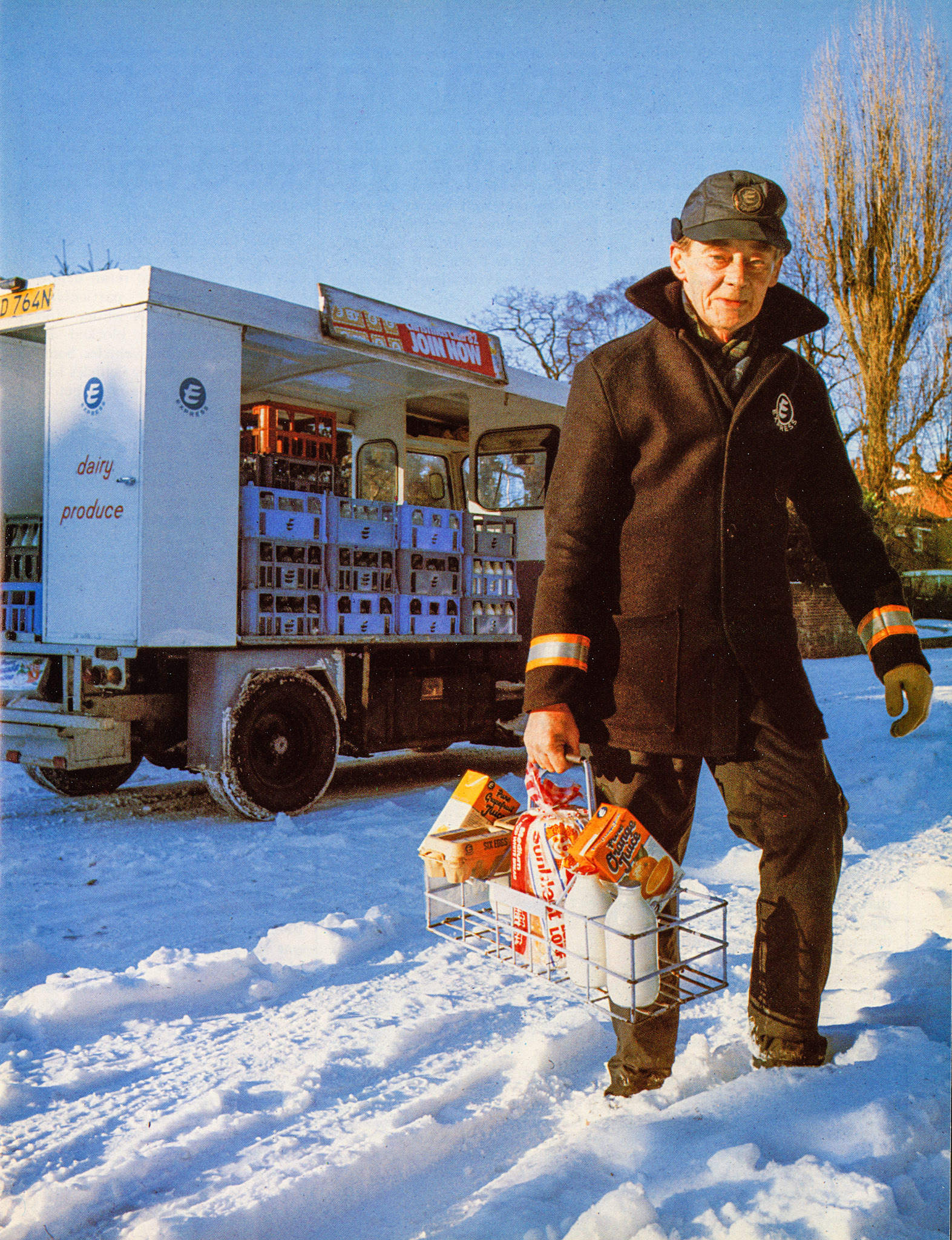 1982 Whetstone in the snow - George Alflatt. Paul Batchelor comments "SSE Fleet number, Smiths small electric 24-cell 423 Amp. We converted a few of these into 30-cell"