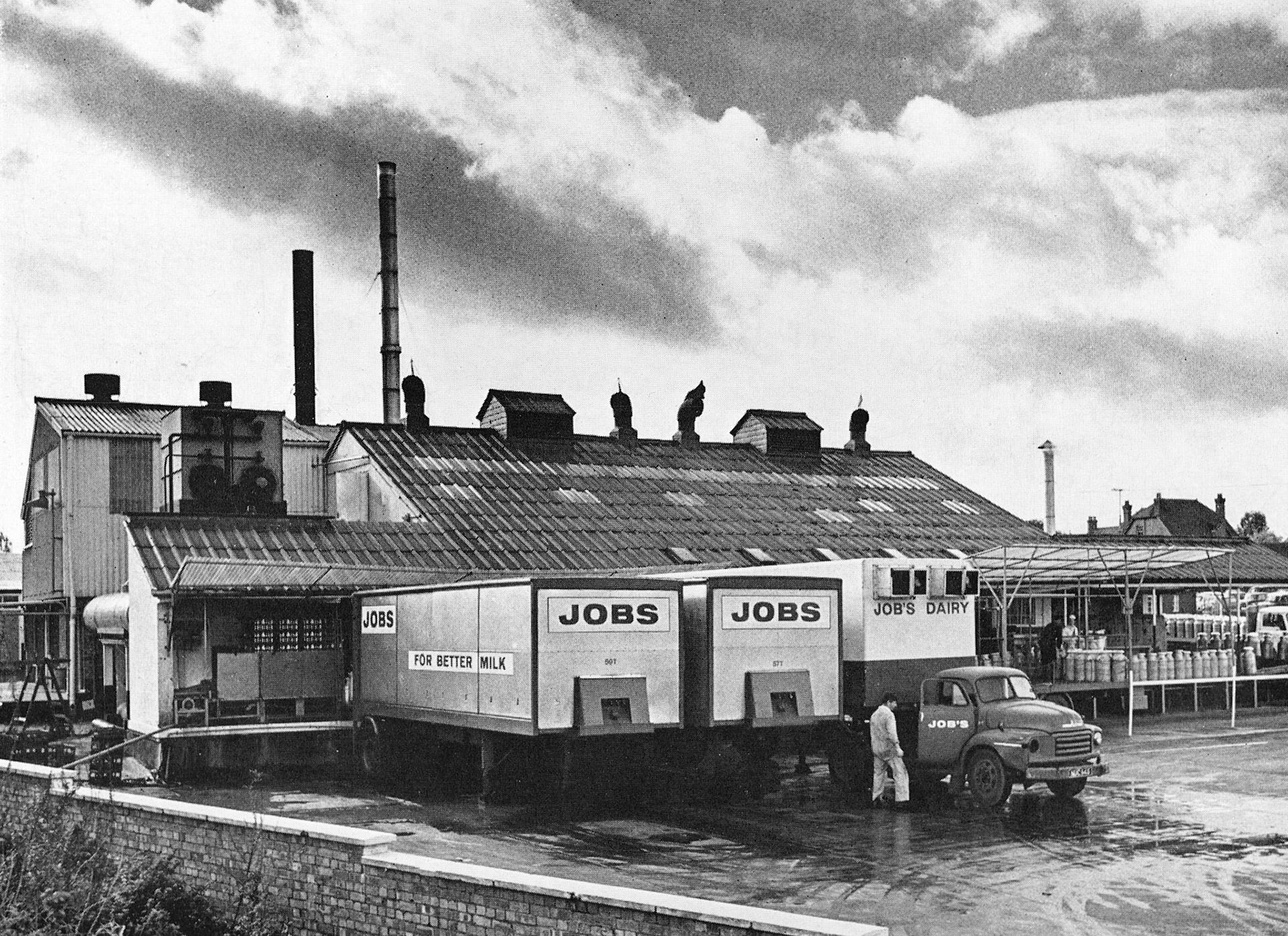 1970 Job's Dairy at Didcot. (Express News Christmas)