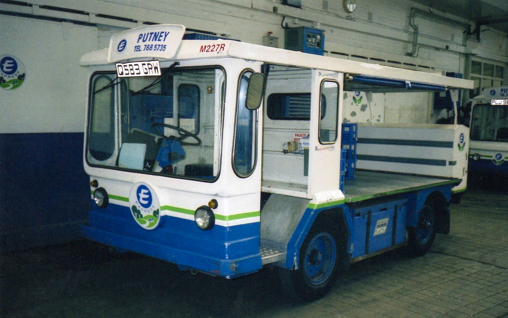 Putney Reg: Q583 GRW, Fleet M227R (Courtesy Michael Aldread)