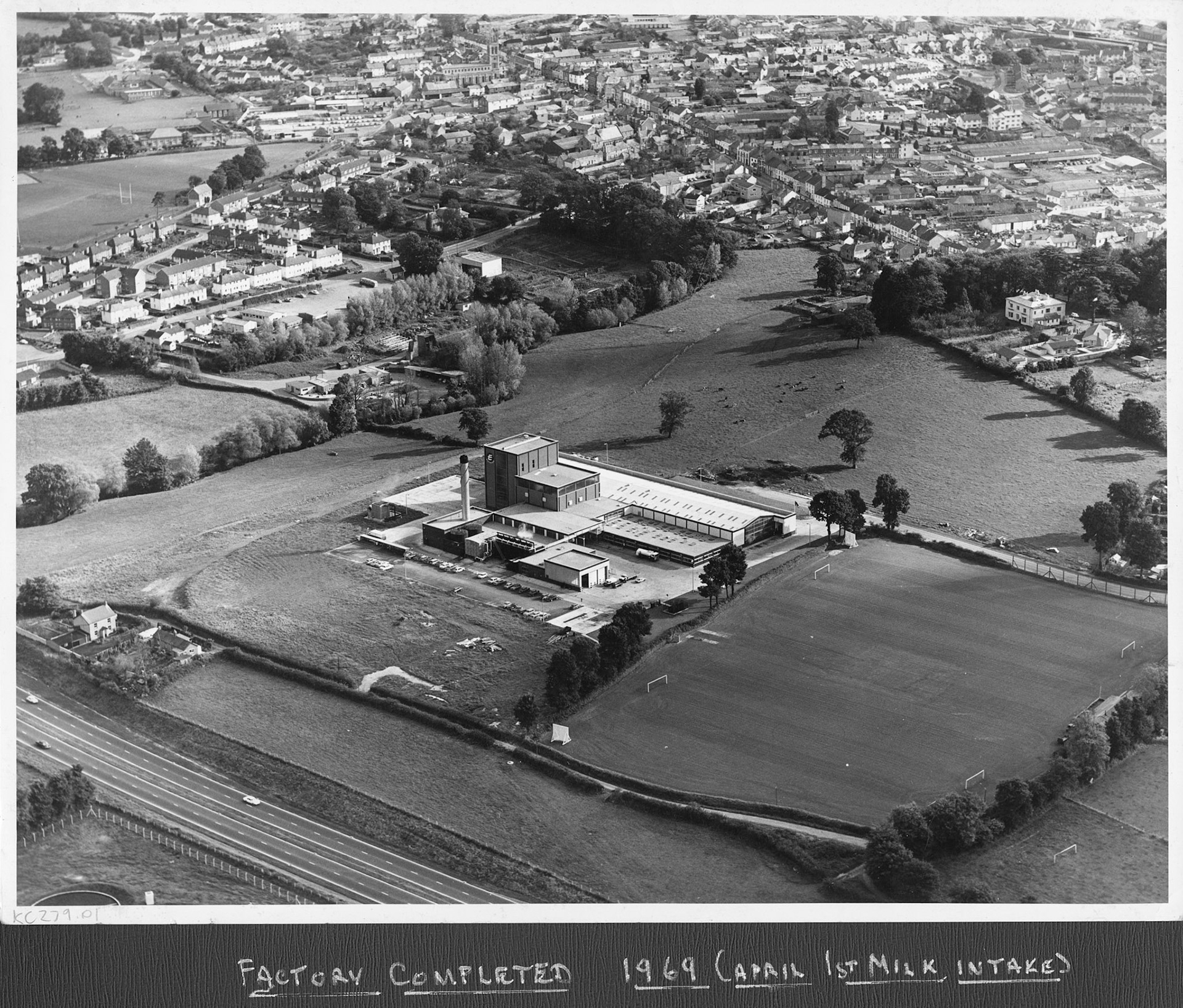 1968 A Photographic Record of the Construction of the Creamery (Courtesy Allhallows Museum, Honiton)