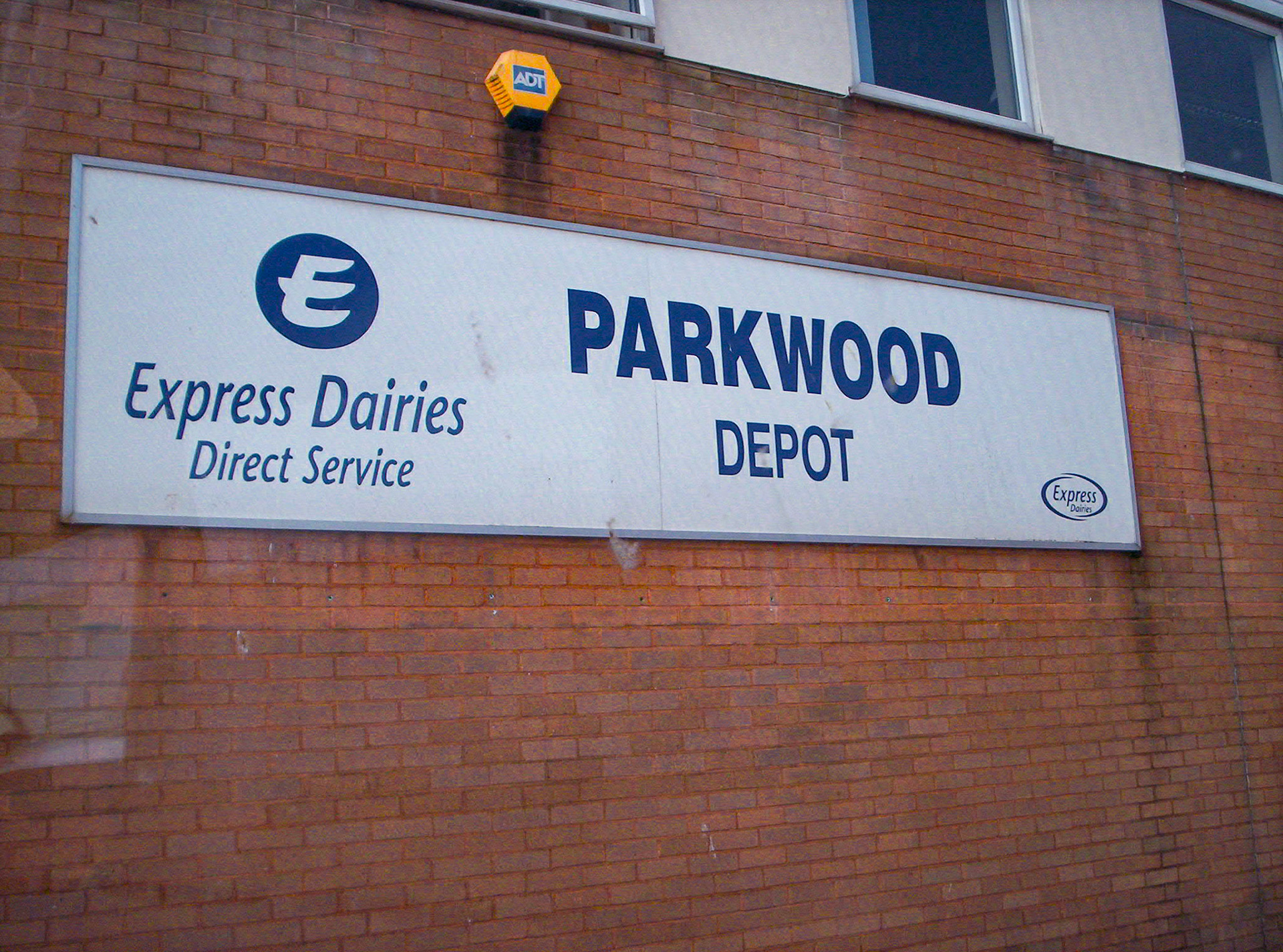 2000's Parkwood Depot sign. Allan Dawes comments, in 2023 "I think Parkwood and Watford are the only two depots left in the London area." (Courtesy Paul Luke)