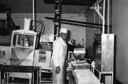 Jean Sockett comments "Yes that's my dad, Walter Evans" (Courtesy Joe Lyons)