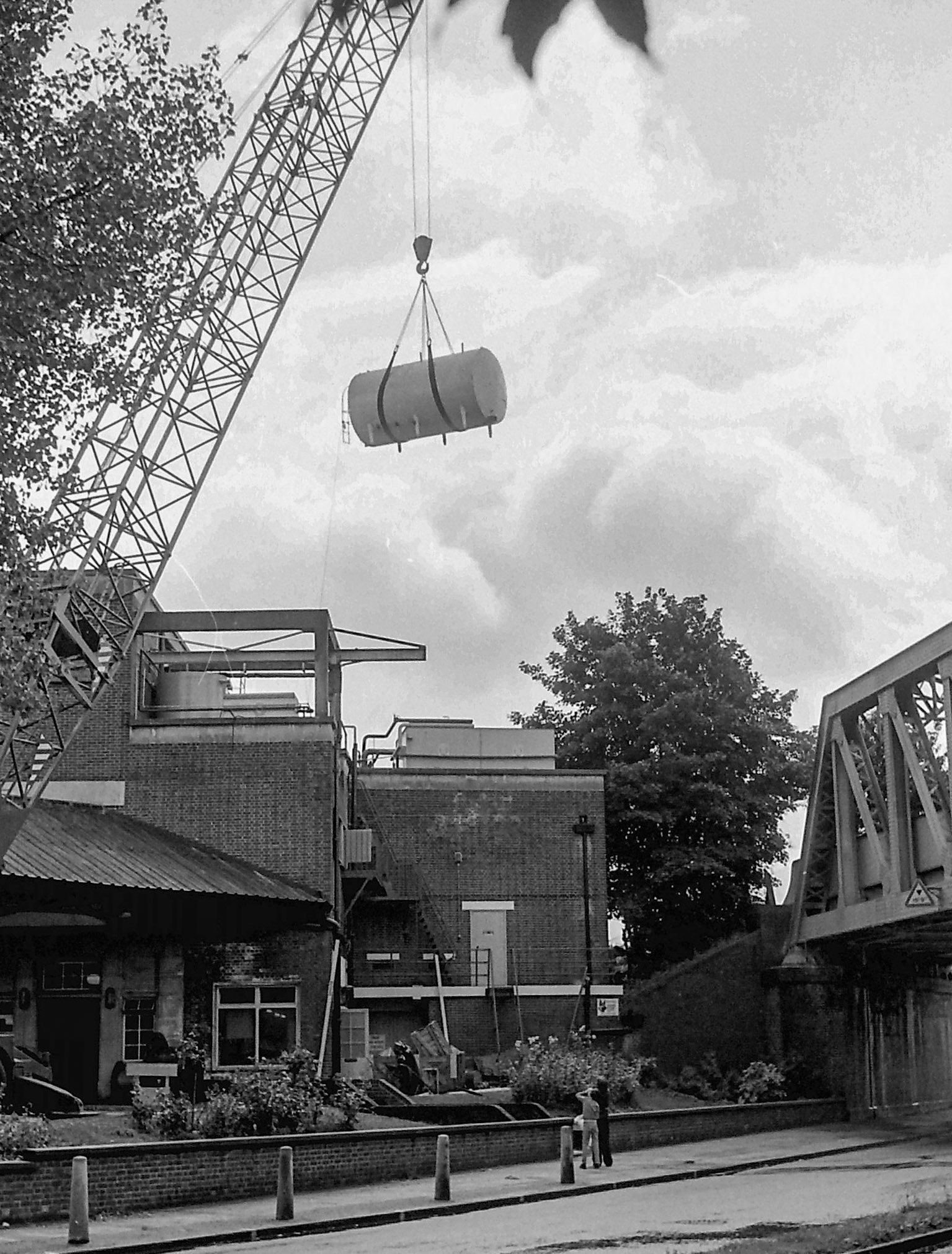 1979 South Morden-new bulk detergent tank installation. (Photographer Sam Jones)