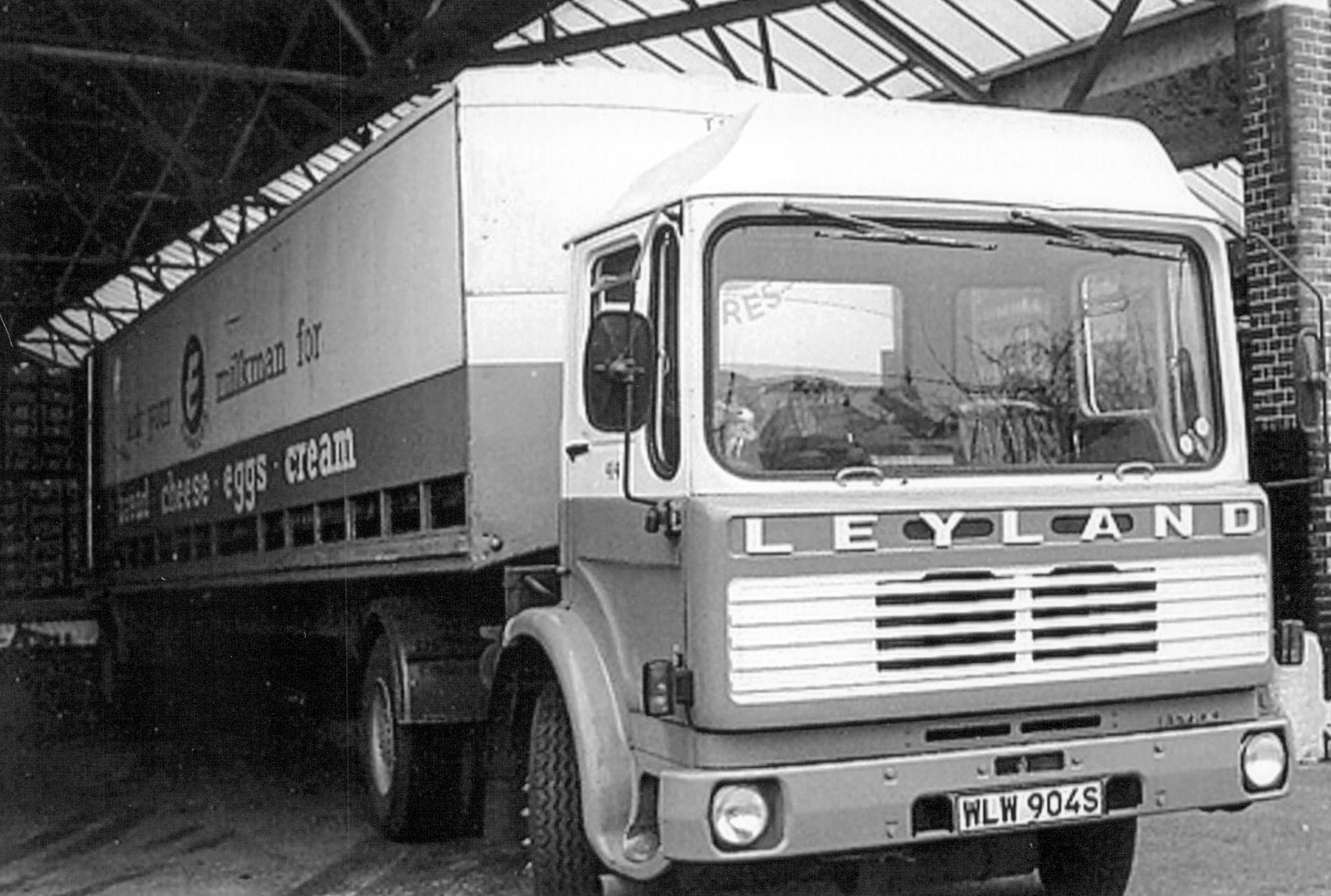1980's Leyland Lynx on the unloading bay at South Morden dairy. (Courtesy Dave Fane)
