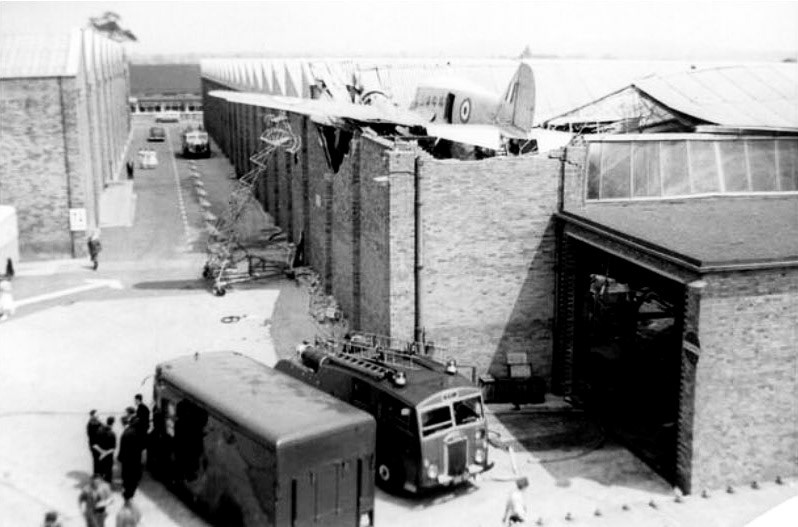 1960 (01 June). Avro Anson VV298. http://album.sixappealwheel.org/index.php/Kens-Album/album187/album63/anson