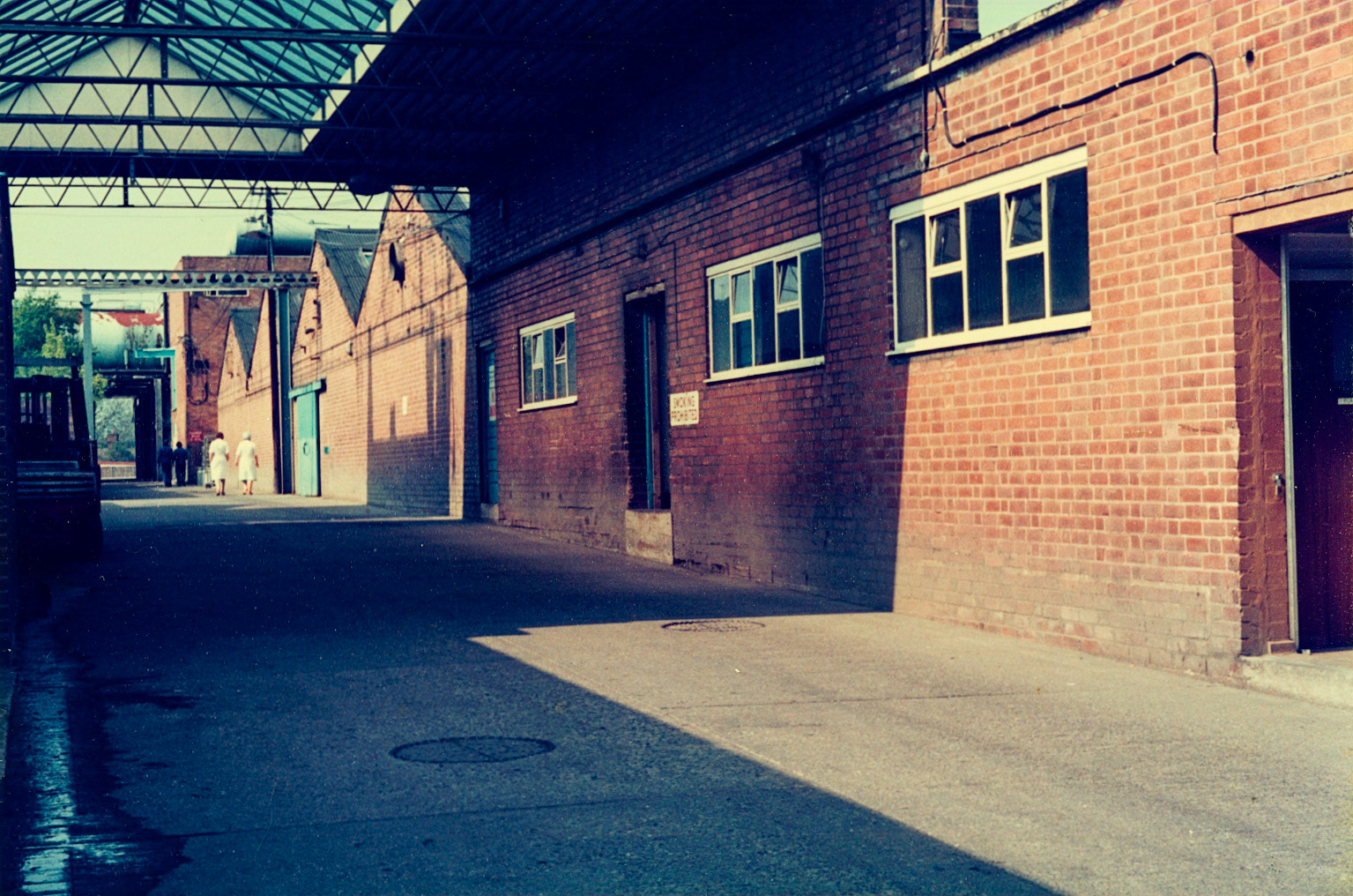 1978 Minsterley. Steve Hannah comments "Loaders' office middle-right by the scales". Matthew Taylor comments "Used to clock in on the right, I think." (Joe Lyons Collection)