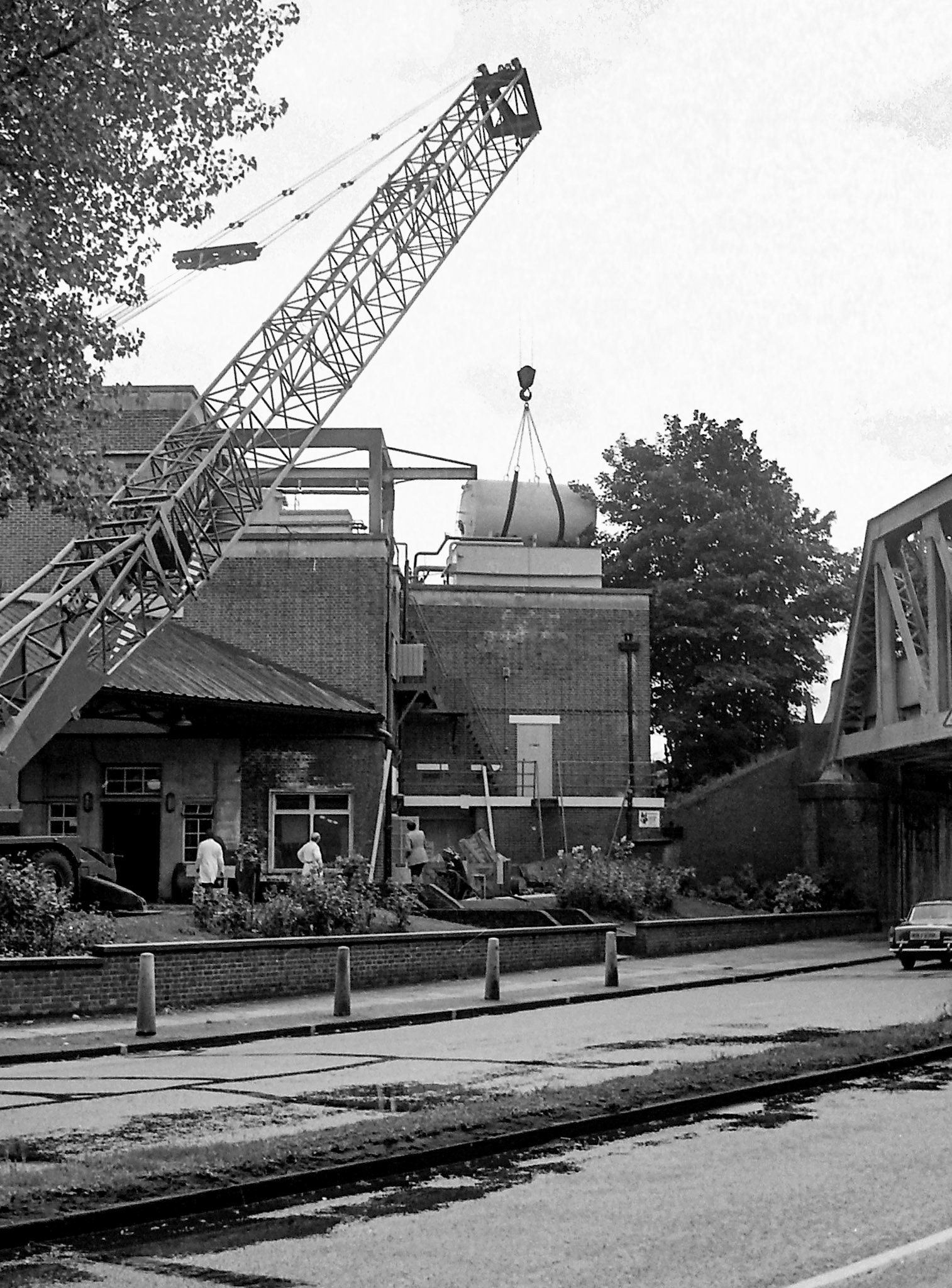 1979 South Morden-new bulk detergent tank installation. (Photographer Sam Jones)