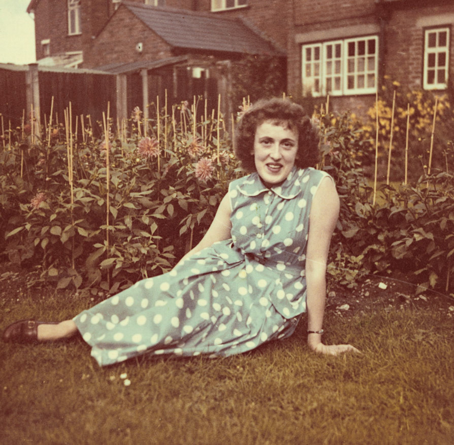 1953 Monica Corfield identifies Marge Delves, nee Yapp 💜 (Joe Lyons Collection)