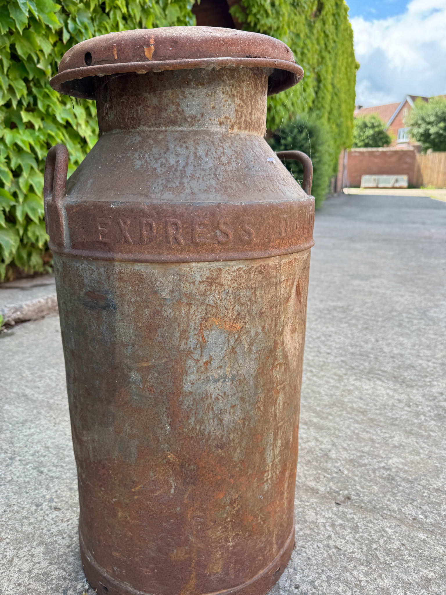 2025 Hall Farm, Ruyton-Express Dairy milk churn