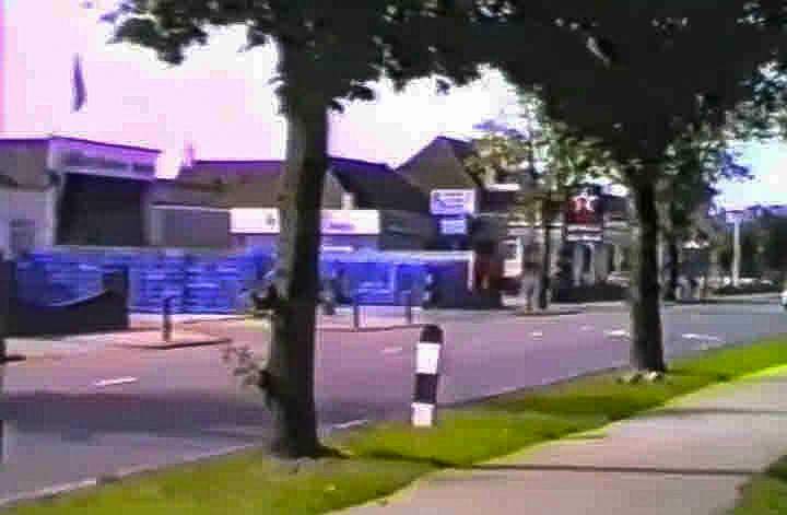 2010 Express Shirley depot, Wickham Road and the old garage on the right before Halfords was built. Tonyrob86 comments "Worked at that Express Dairy for nearly 10 years from 1979 when I was 21 years old." (Stills from video courtesy supersonicsid, https://www.youtube.com/watch?v=i7fy6fYjHl8 )