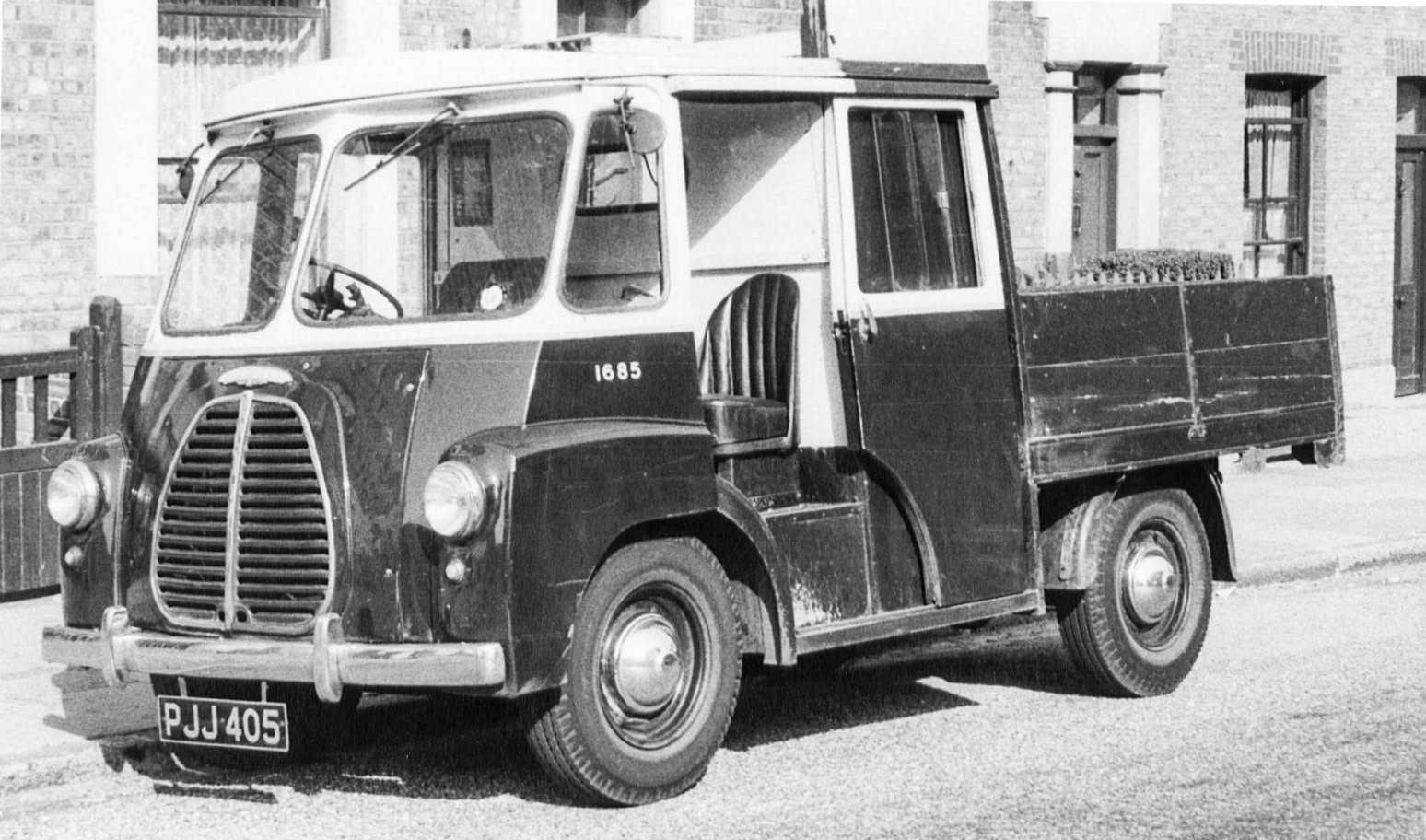 1960s Delivery Van PJJ 405, Co: 1685. (Courtesy Paul Luke)