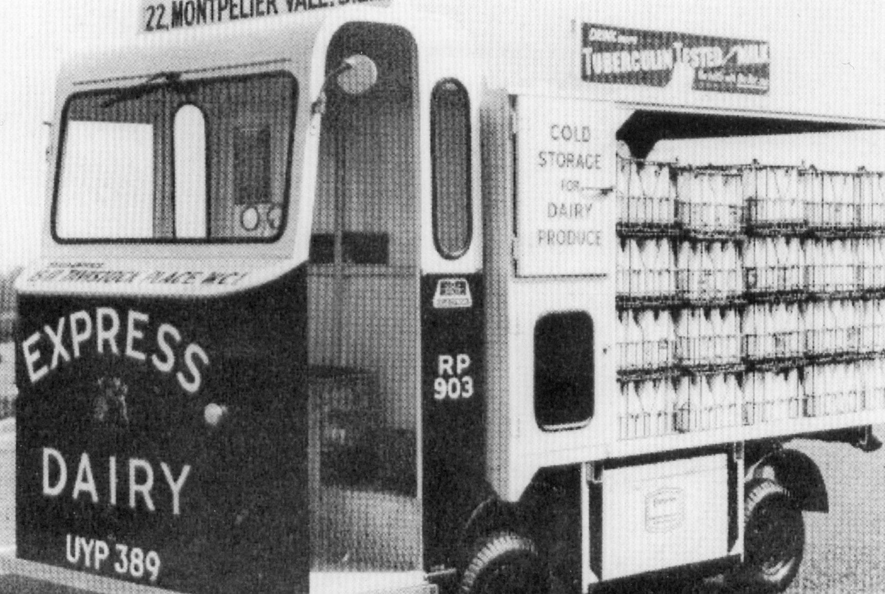 Blackheath 'Rider Pram' float, 22 Montpelier Vale. Reg: UYP389 Fleet RP903 (Courtesy Michael Aldread)