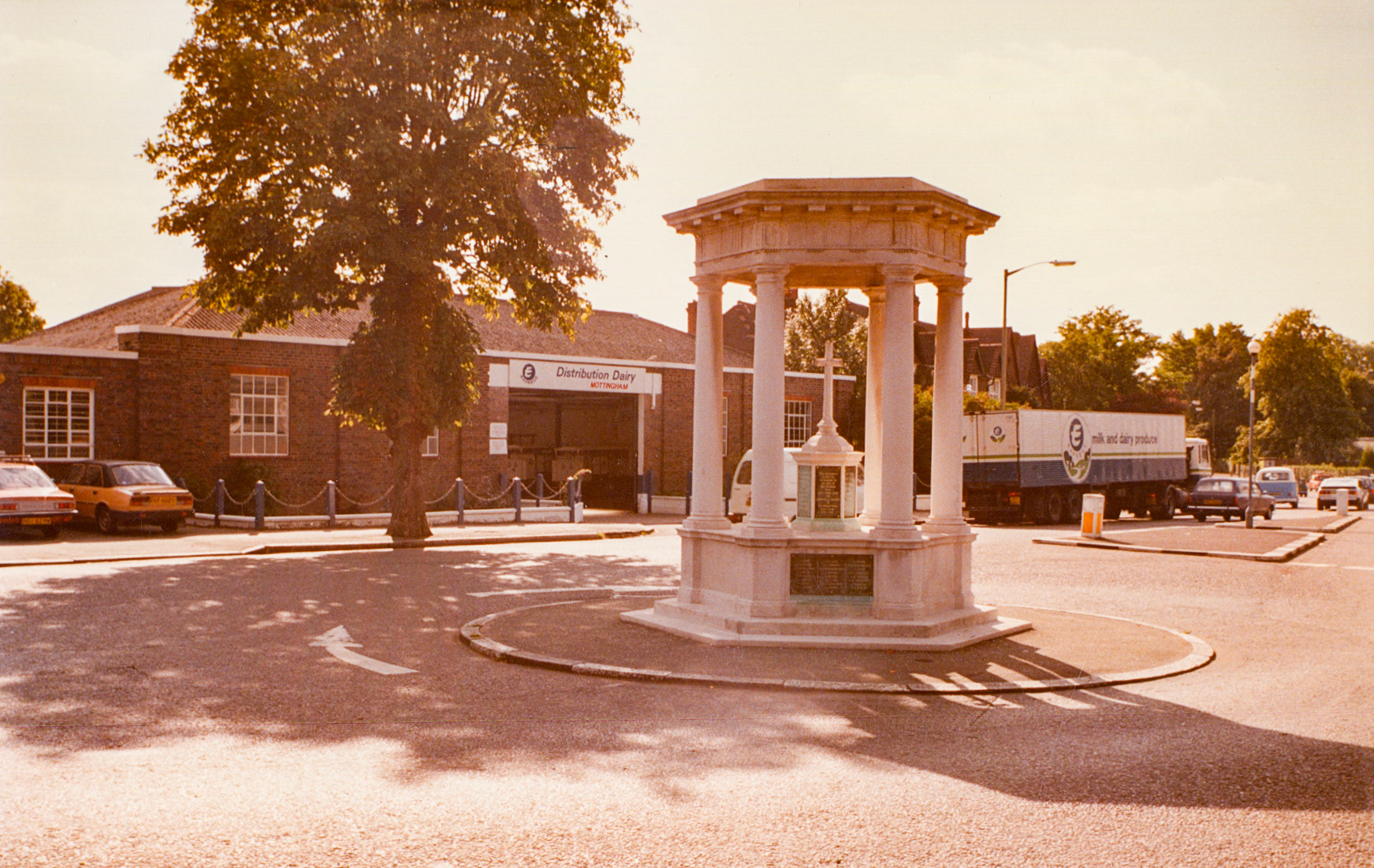 1980s Mottingham Depot. (Picture by Reg Ball, on loan from Colin Bristow)