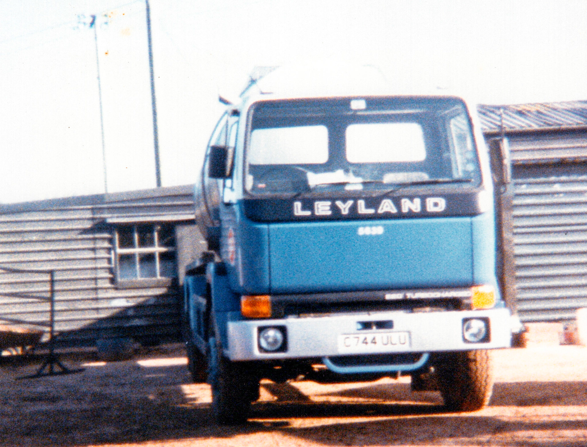 1987 Rob Hawker's Tanker, Honiton
