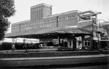 1970 South Morden Loading Bank. (Courtesy Bill Rudd, Merton Historical Society)
