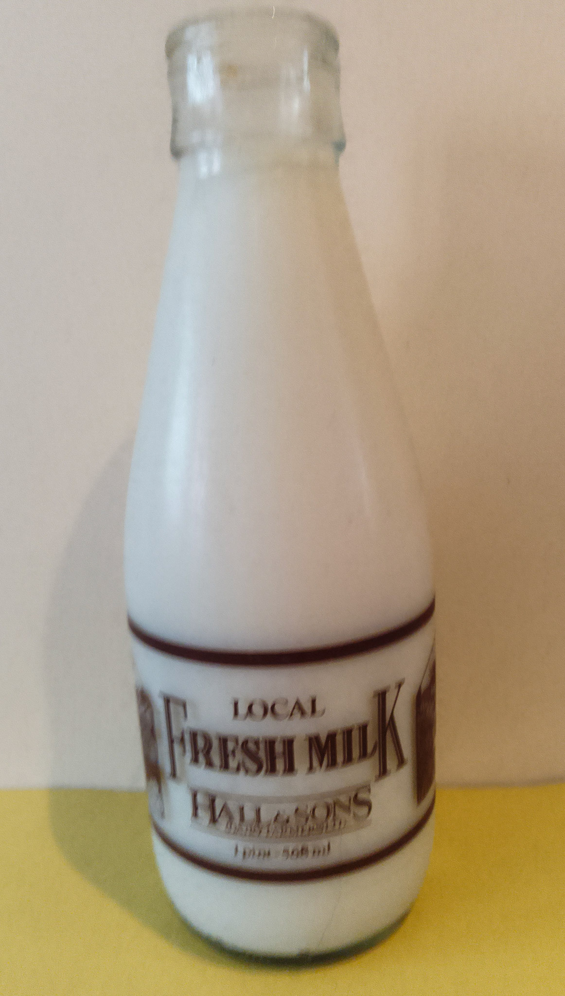 1980's Hall's of Pinner pint bottle. Derek Warner comments "late 70's or early 80's" (Courtesy Richard Gaylard)