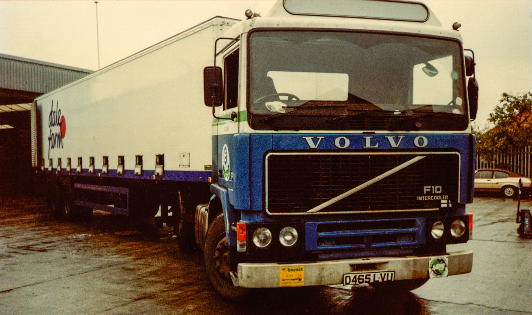 1986 Reg Volvo D465 LVU at Welling Depot. (Courtesy Dave Fane)
