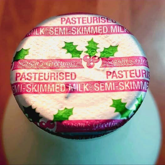 1980s Christmas bottle cap