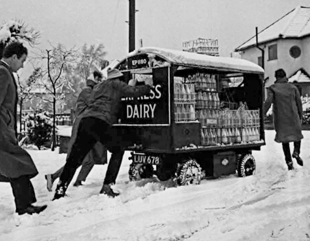 Electric Hand Cart LUV 678 (Courtesy Express Dairy Memories)