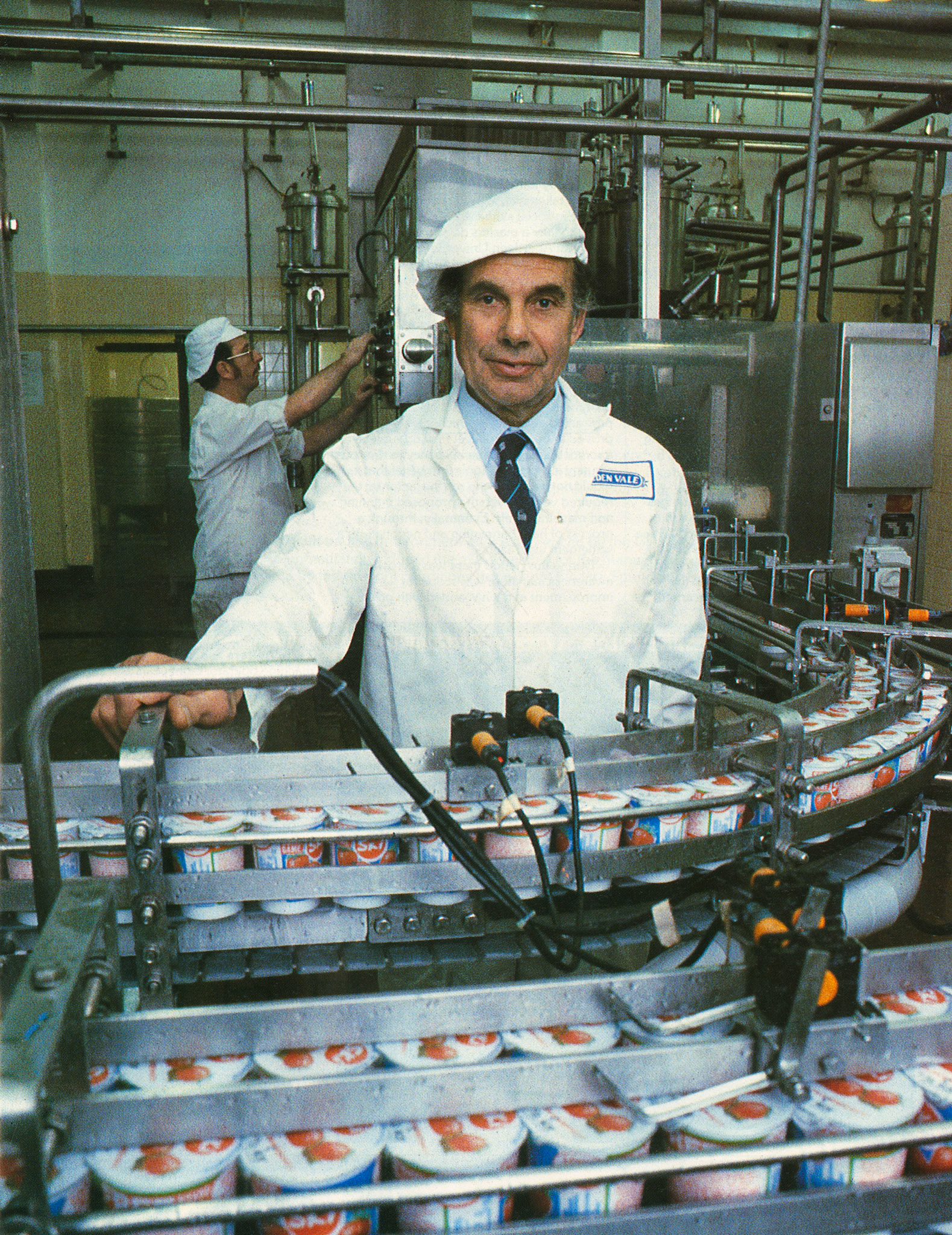 1984 Cuddington. Mike Naden comments "Bill Penney and his mate Bill (in the background) used to operate the Gasti 8,000's in Phase One, taught me how to operate them, then the Gasti 41 / 21 + 16,000 - brilliant lovely memories of everything and everyone." [Man in background may be Jim Regan]