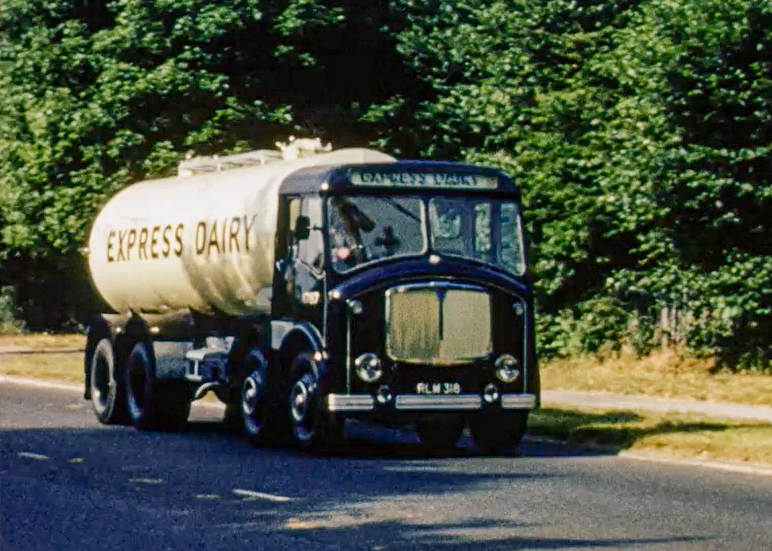 1954 Road tanker RLM 318, Fleet 1787 on its way to South Morden. (Stills from Express Dairy Film)