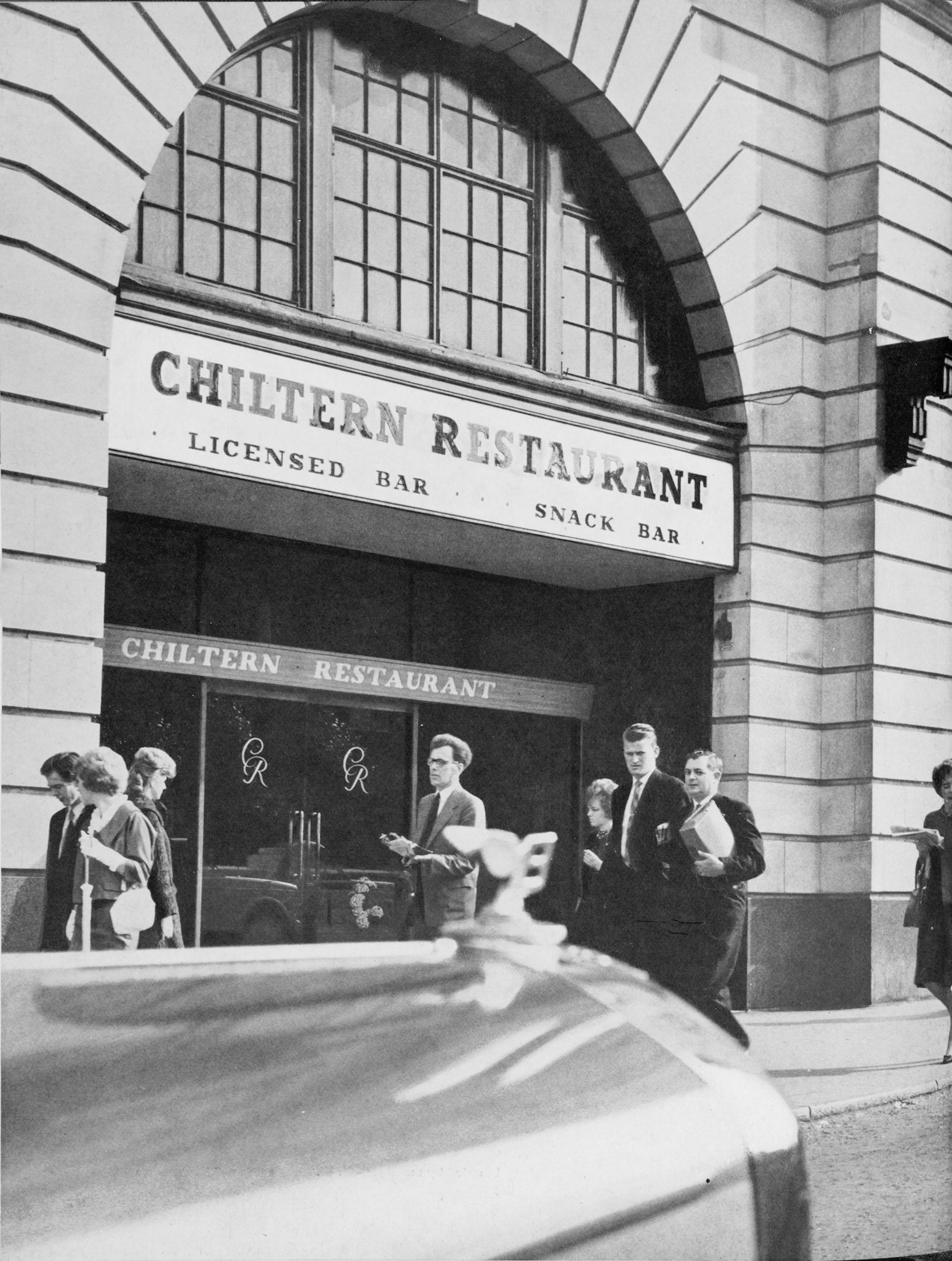 1962 Spiers &amp; Pond feature article-Chiltern Restaurant, Baker Street, part of Chiltern Court flats. (Express News Autumn, Back Cover)