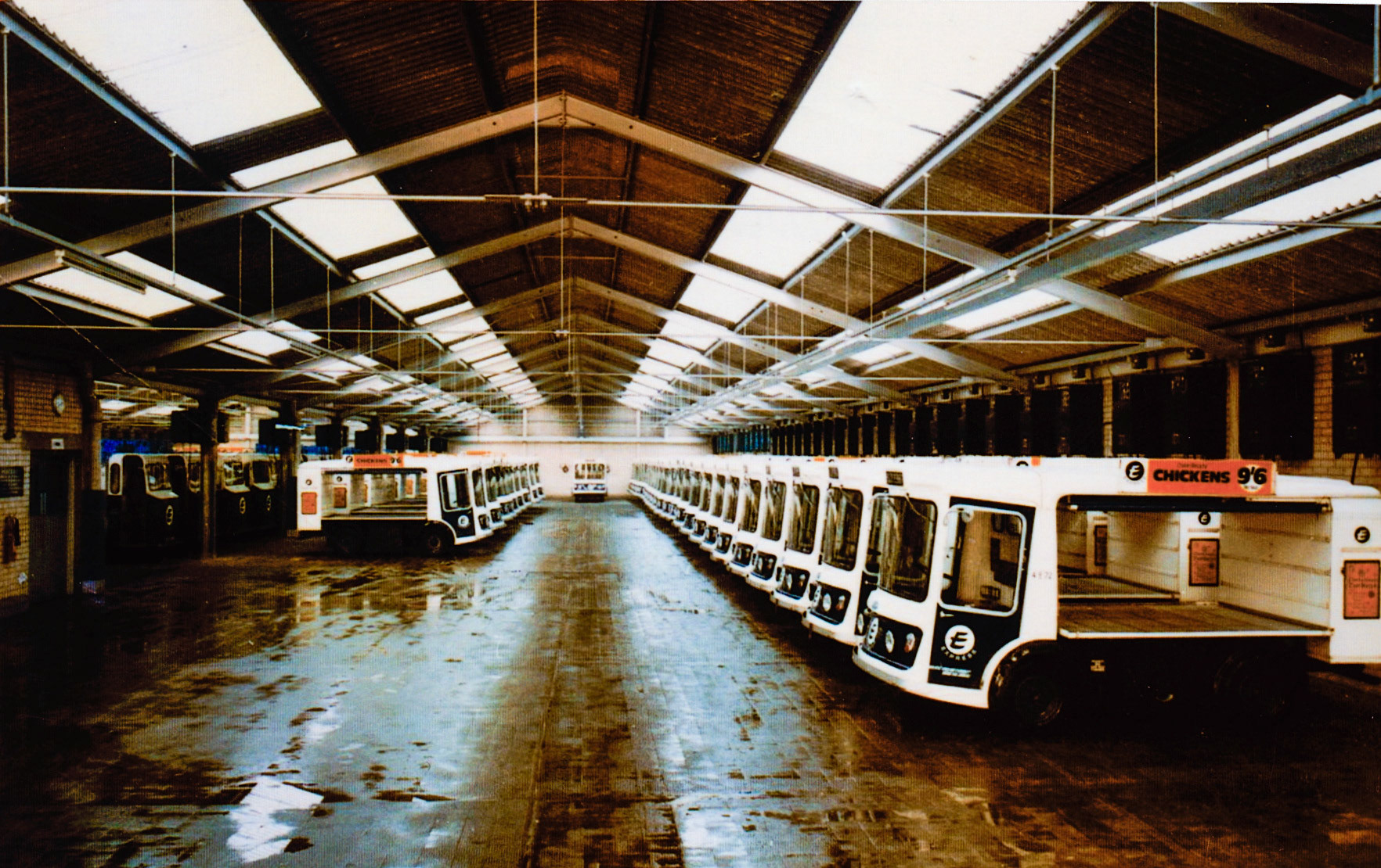 1968 Welling Depot. Chris Austen comments "The new Welling depot was completed in 1968 to house the original Welling depot, together with the Bexleyheath and Sidcup depots. It was officially opened by Henry Cooper who was accompanied by his identical twin, Jim - also a boxer. The brothers came from Bellingham." (Courtesy Dave Fane)