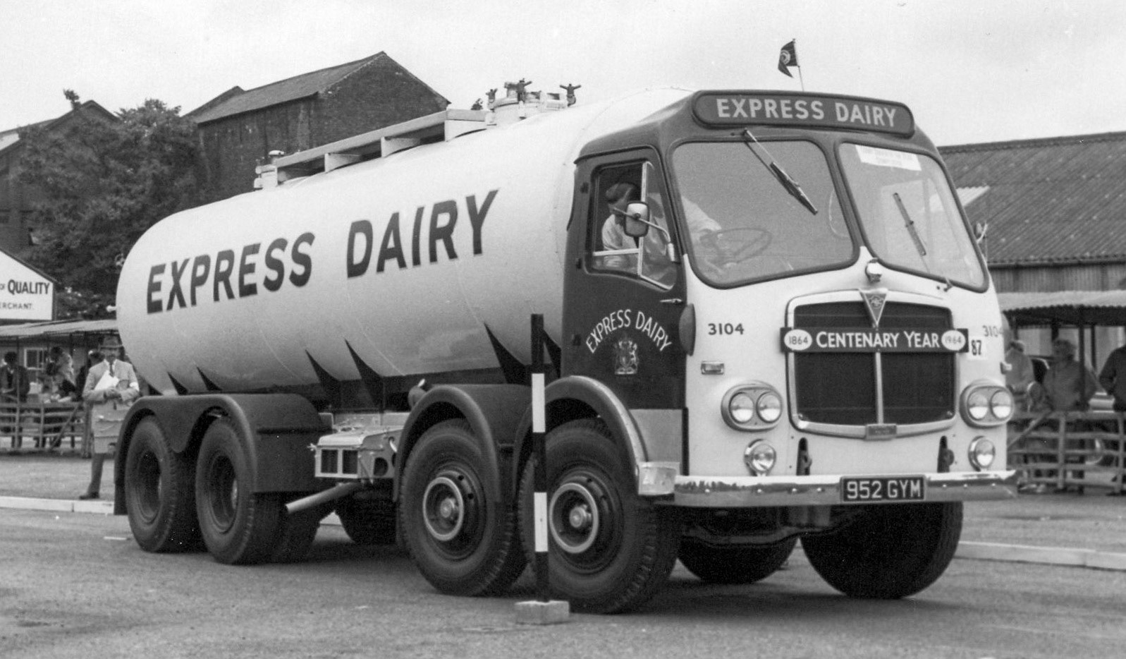 1960's Express Tanker Reg: 952 GYM, Fleet No 3104 (Courtesy Michael Aldread)