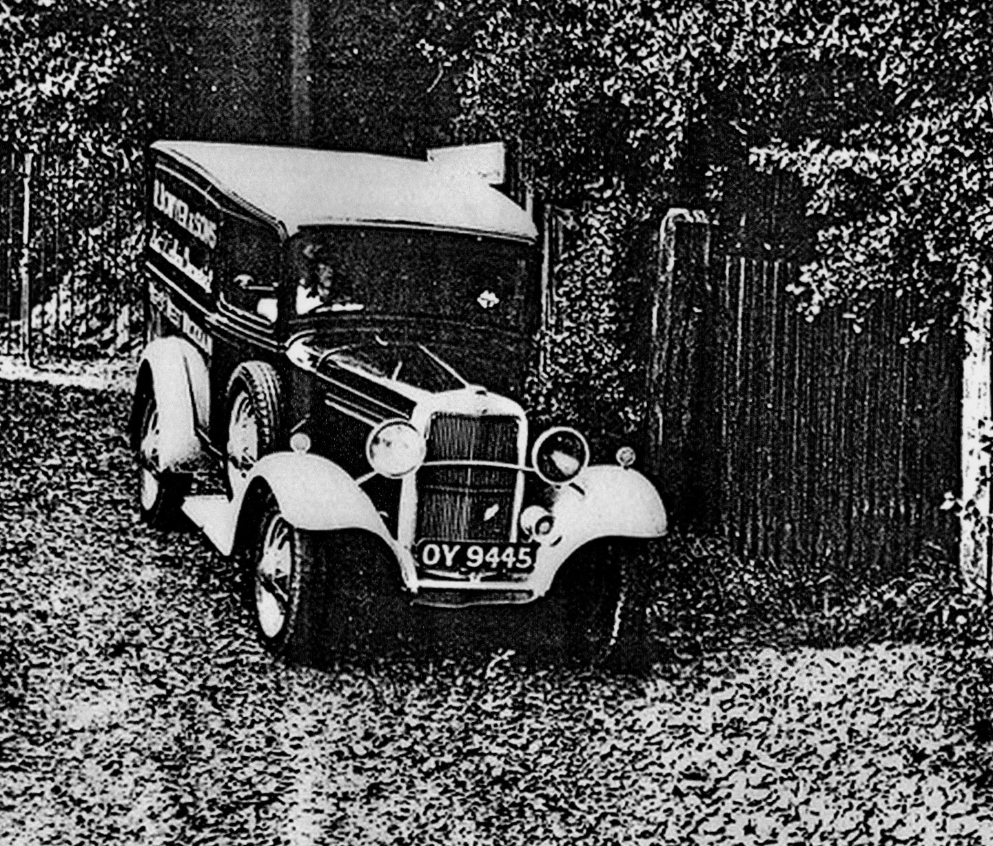 1940's Delivery van at West Wickham (Courtesy Hilary McCluskey/Bowyer)