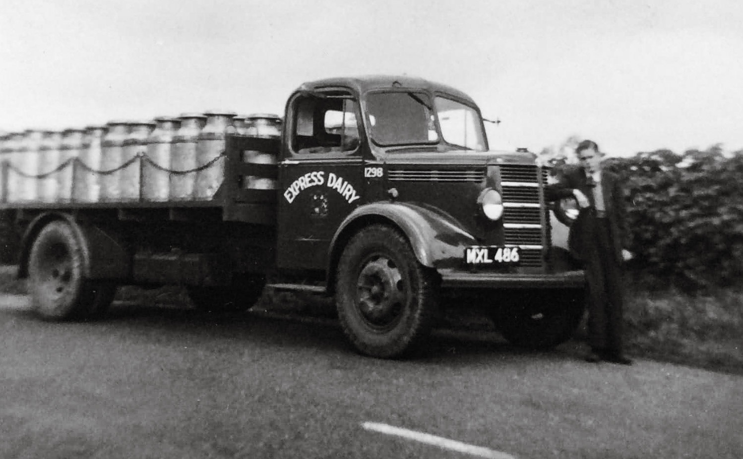 1950's Appleby. Iain Dargue comments "On the back of this one is written “Arthur Dargue and Billy”. Arthur is my late father, but I can only assume that the Appleby based Bedford was Billy... unless the eagle eyed amongst you can see something/someone I can’t. Dad looks very young on this, so I reckon it was taken in the early 1950’s." (Courtesy Iain Dargue)