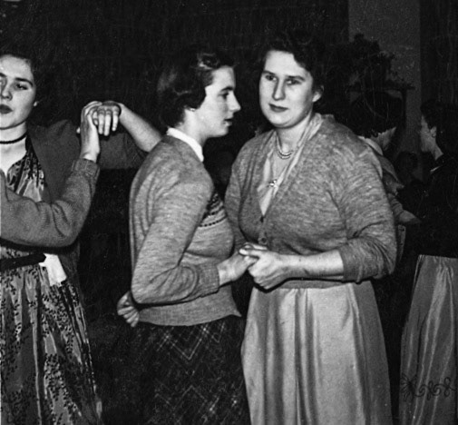 1953 "Sheila Jones" Christine Fisher comments "Sheila Jones on the right, looks like Joy Jones on the left"  (Joe Lyons Collection)